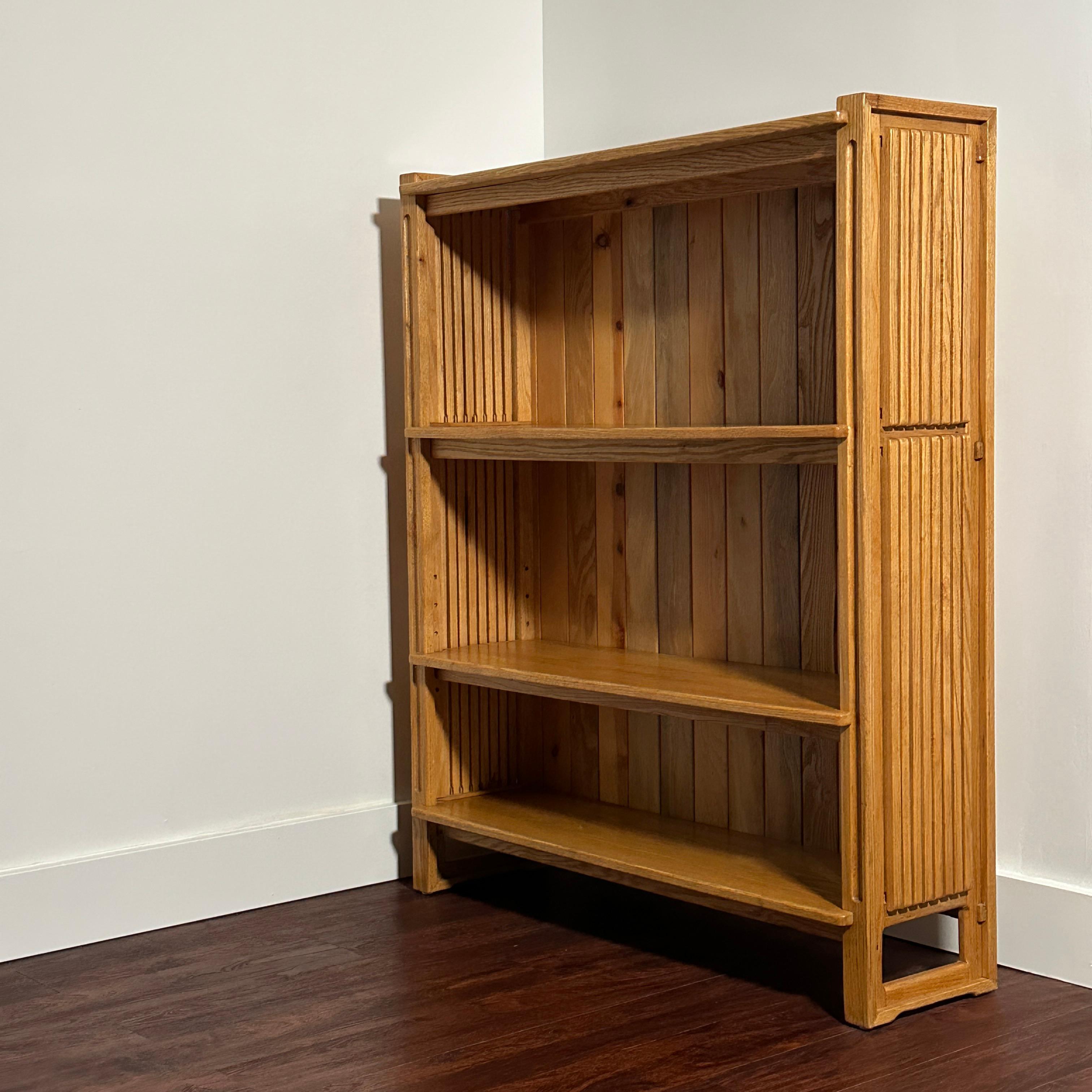 Americano American Studio Craft Slatted Bookcase in Solid Oak by Gene Caples in vendita