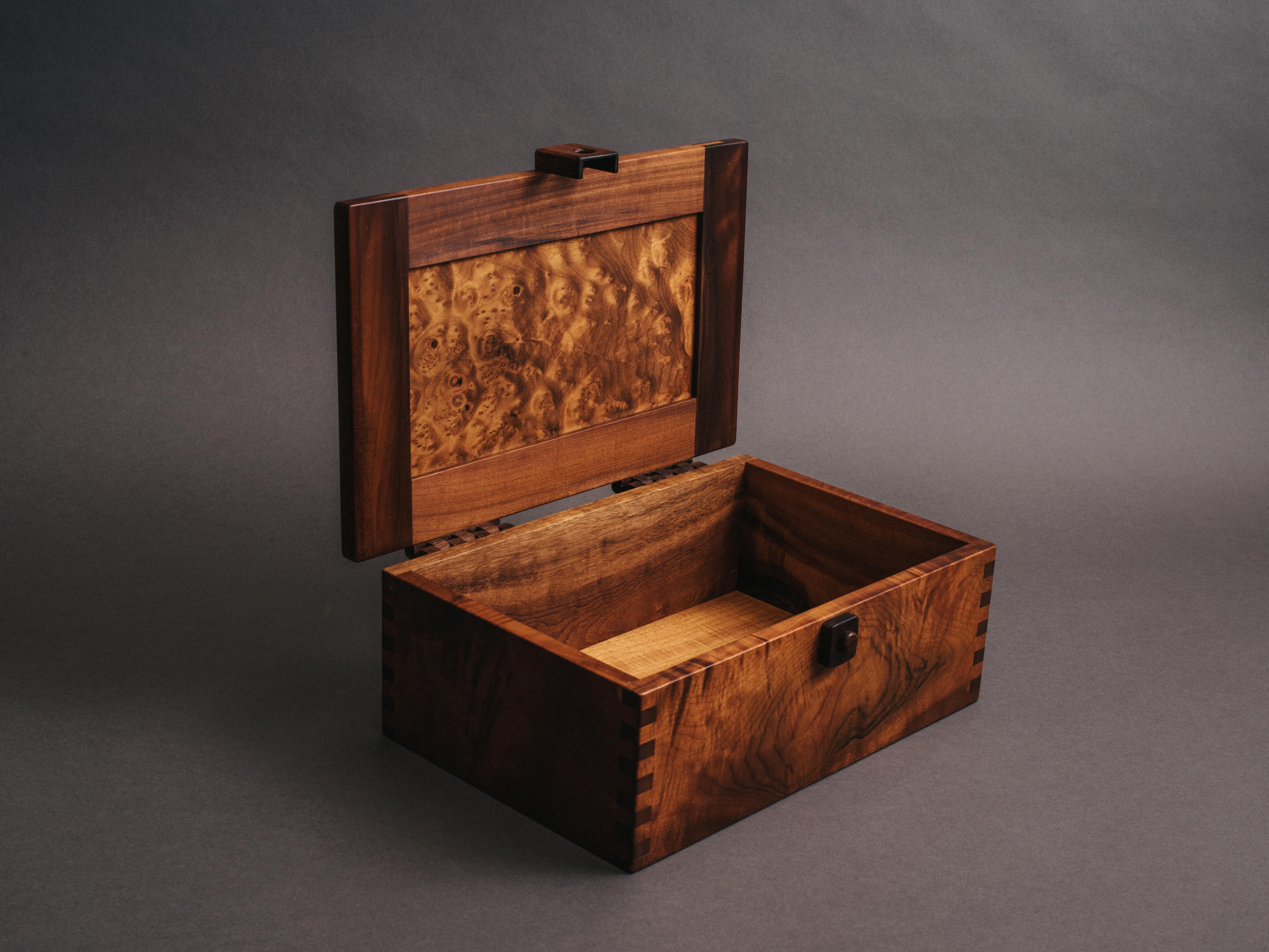 Organic Modern American Studio Dovetailed Box in Walnut and Birds Eye Maple For Sale