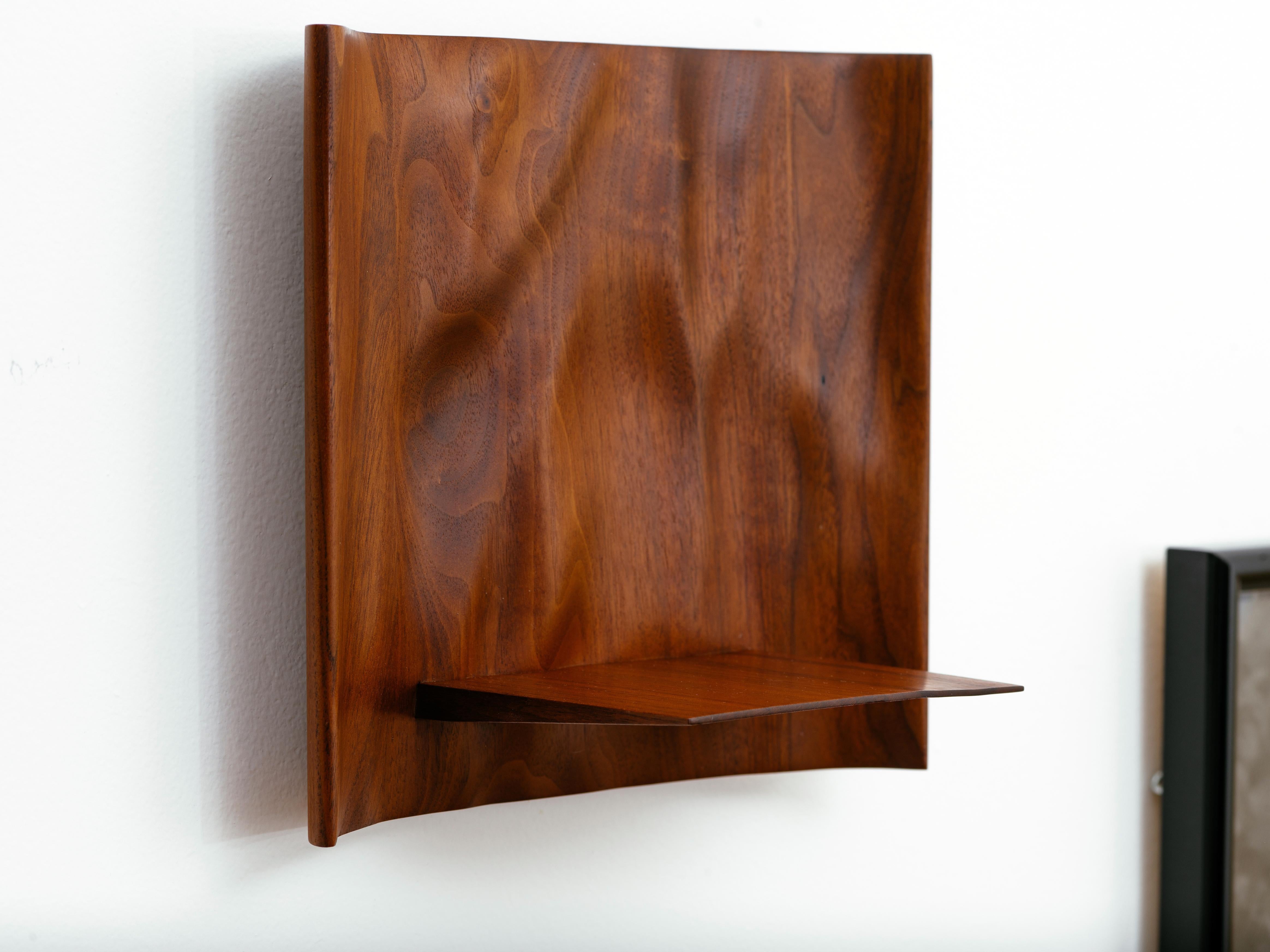 American Studio Hand-Sculpted Walnut Waterfall Shelf by Roger Sloan, circa 1970 In Good Condition In Brooklyn, NY