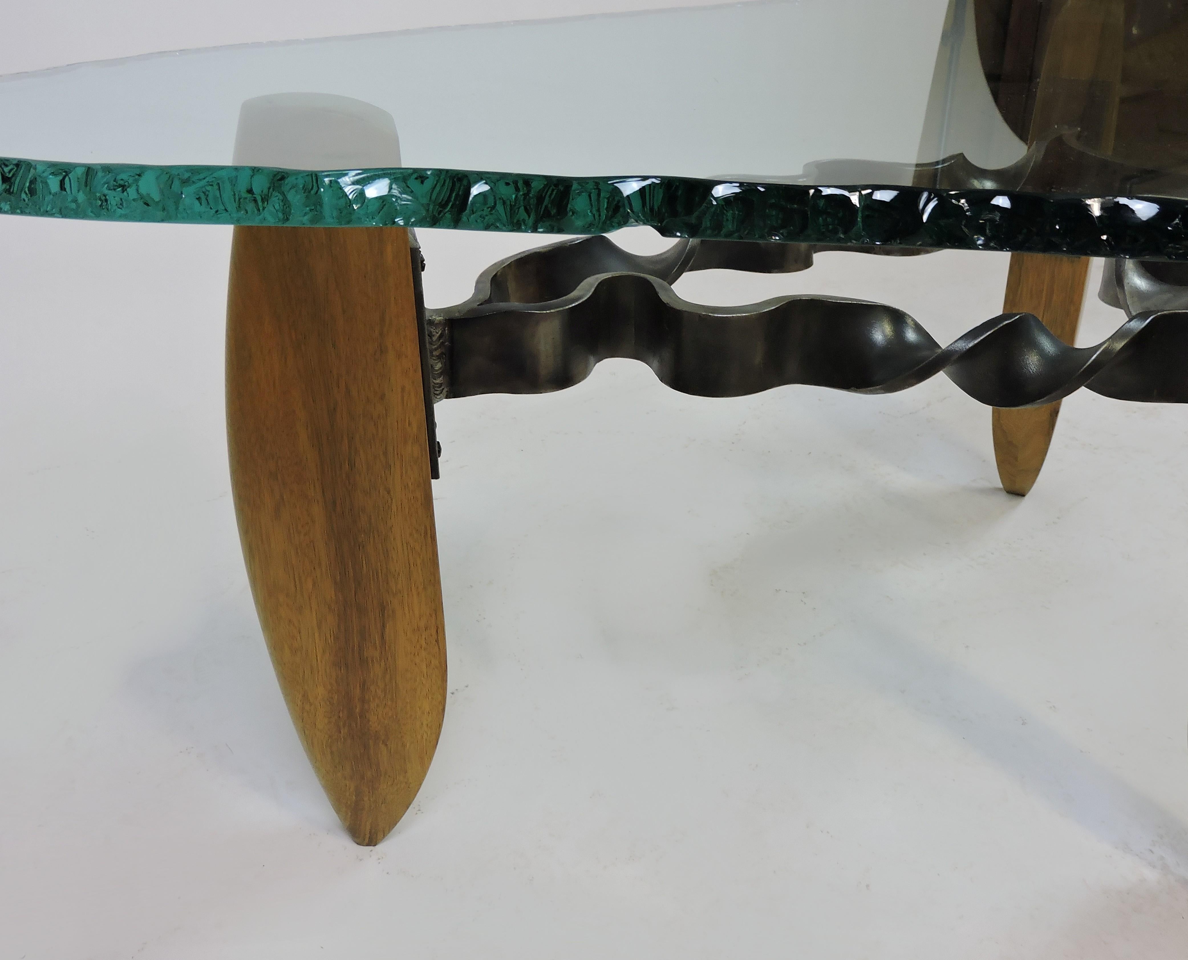 Table basse moderniste en métal, bois et verre de style American Studio Silas Seandel en vente 1