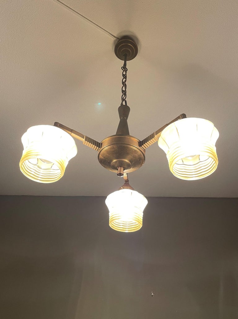 American Style Art Deco Brass & Art Glass Shades Chandelier / Pendant Light 1920 In Good Condition For Sale In Lisse, NL