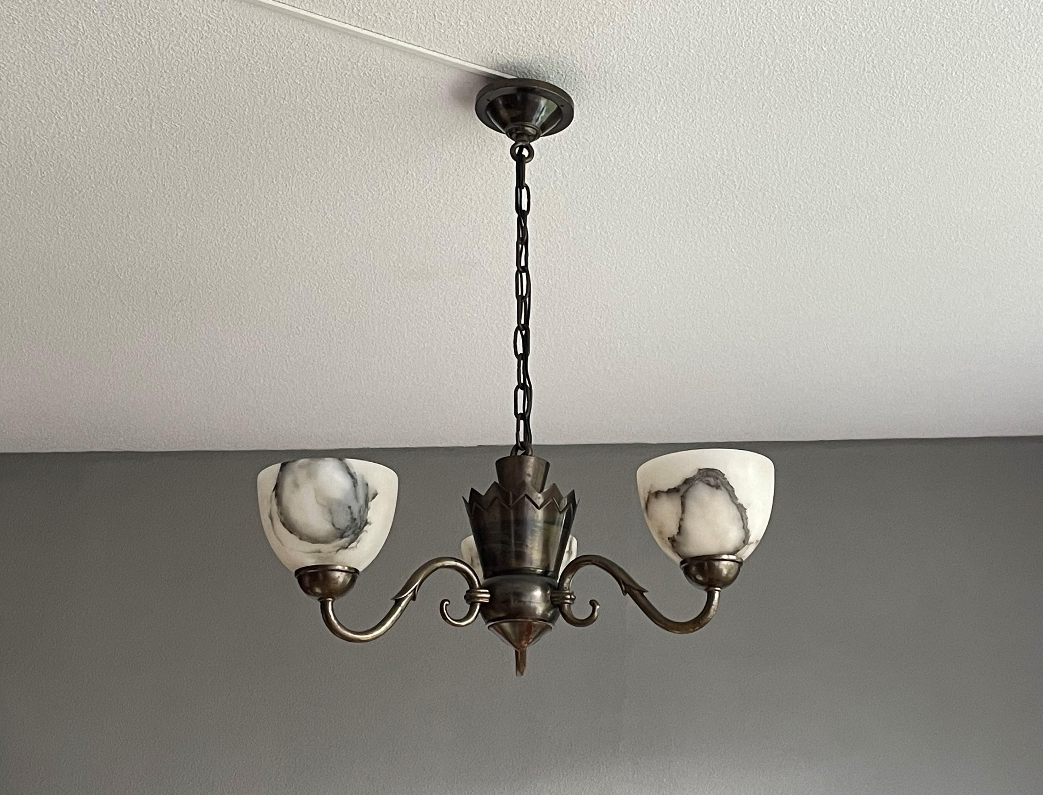 American Style Art Deco Brass & Mint Alabaster Shades Chandelier / Pendant Light In Good Condition In Lisse, NL