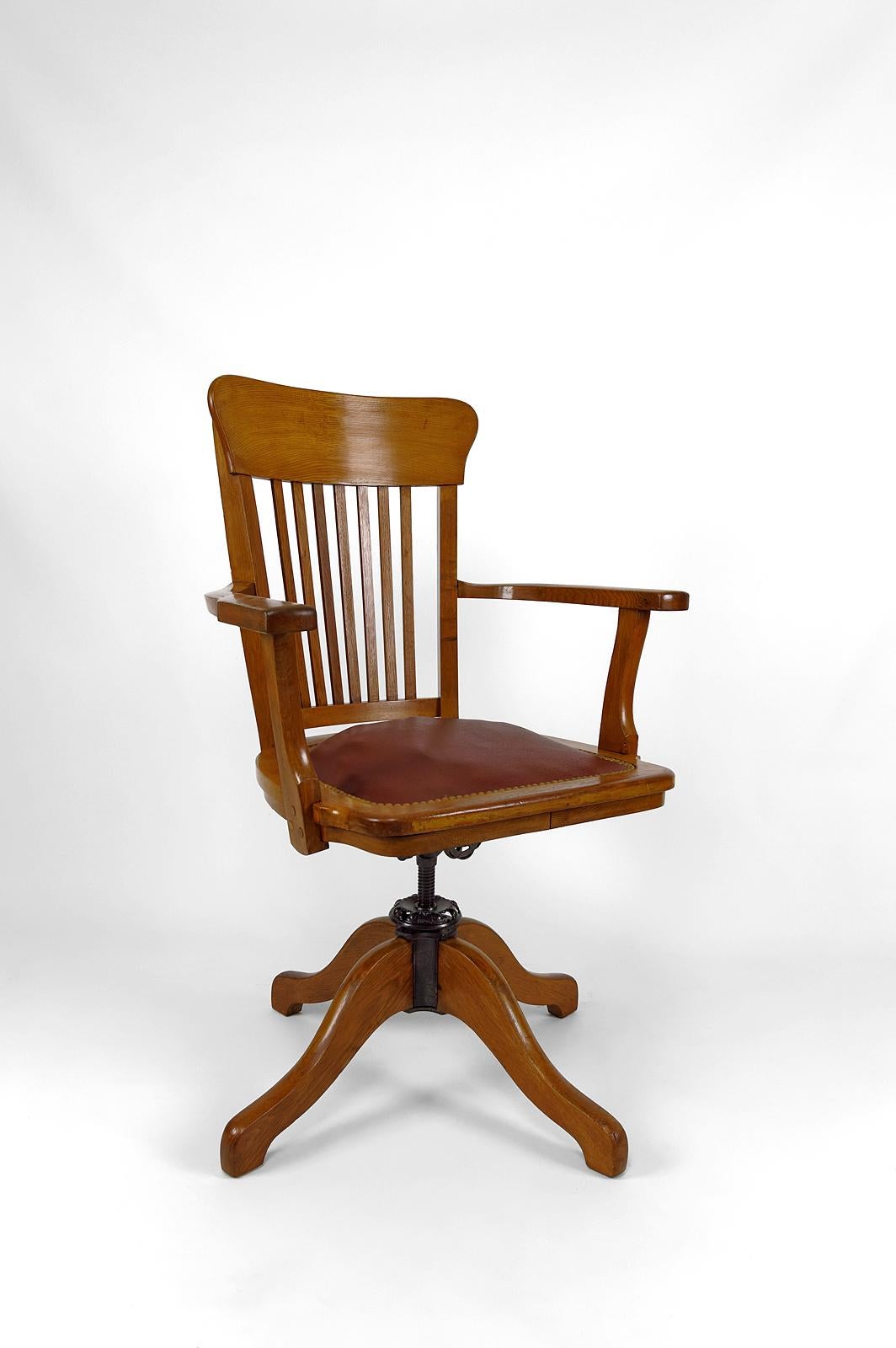 Cuir Fauteuil de bureau américain pivotant en Oak Oak, avec assise en cuir, USA, Circa 1900 en vente