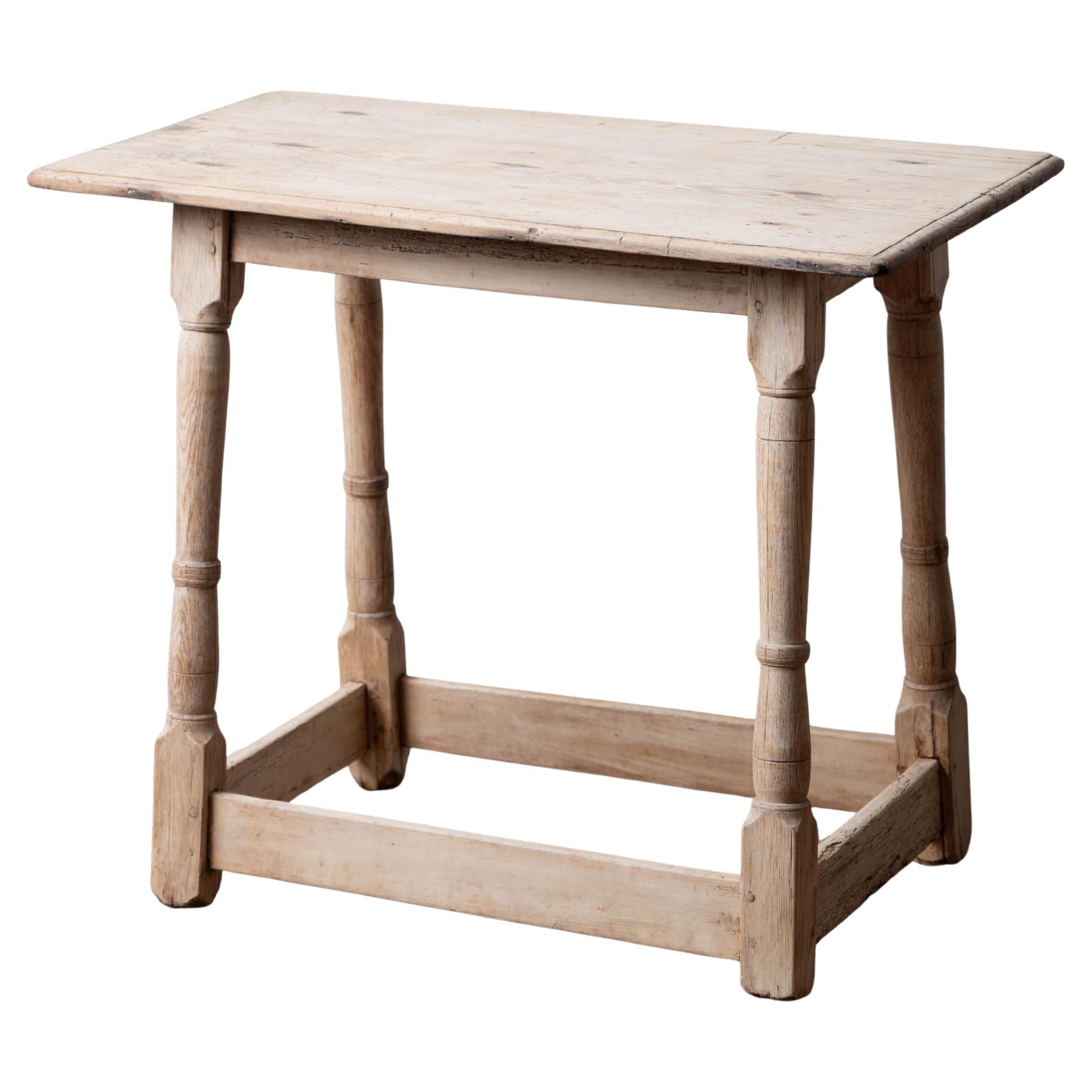 American Tavern Table, 18th Century For Sale