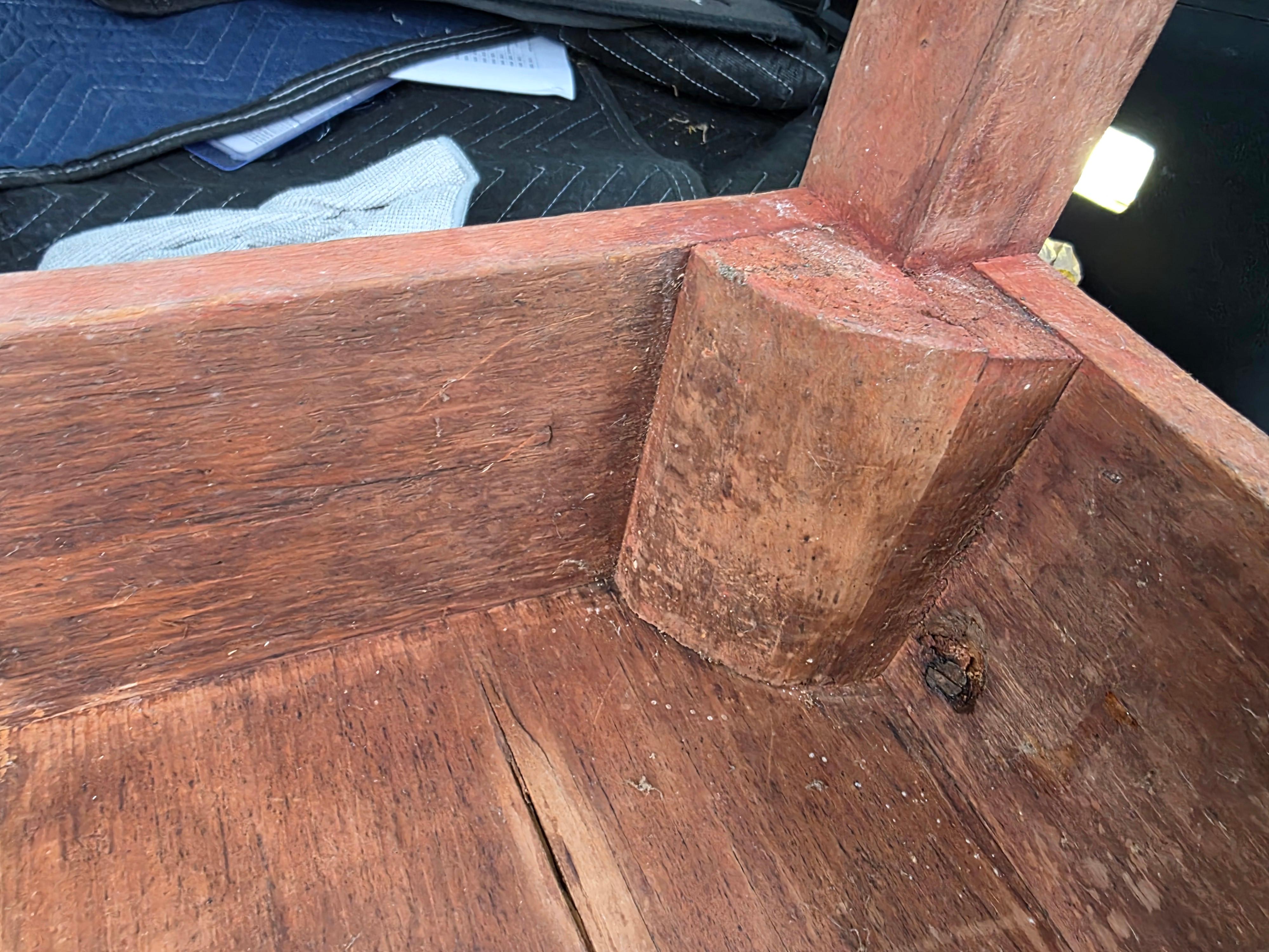 Mesa de taberna americana Circa 1800 en superficie original Pino en venta