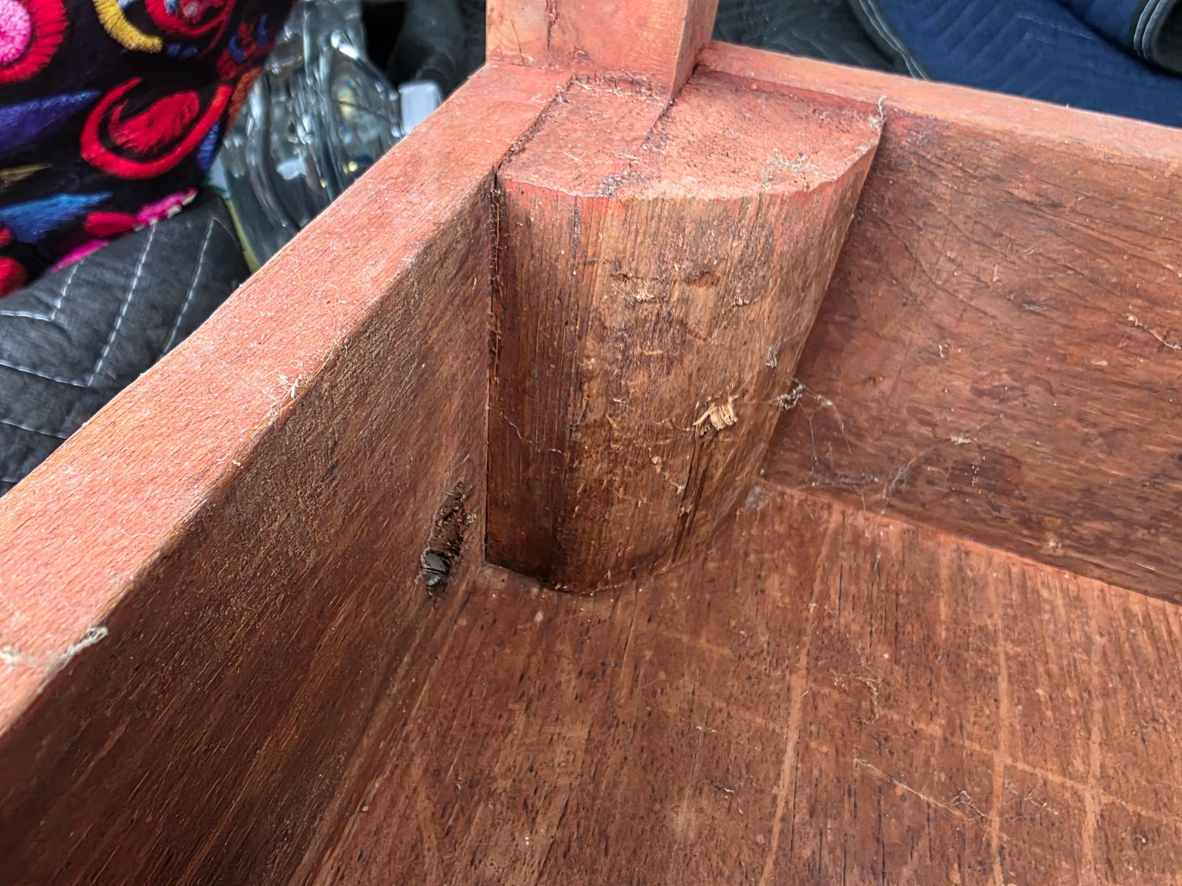 Mesa de taberna americana Circa 1800 en superficie original en venta 1
