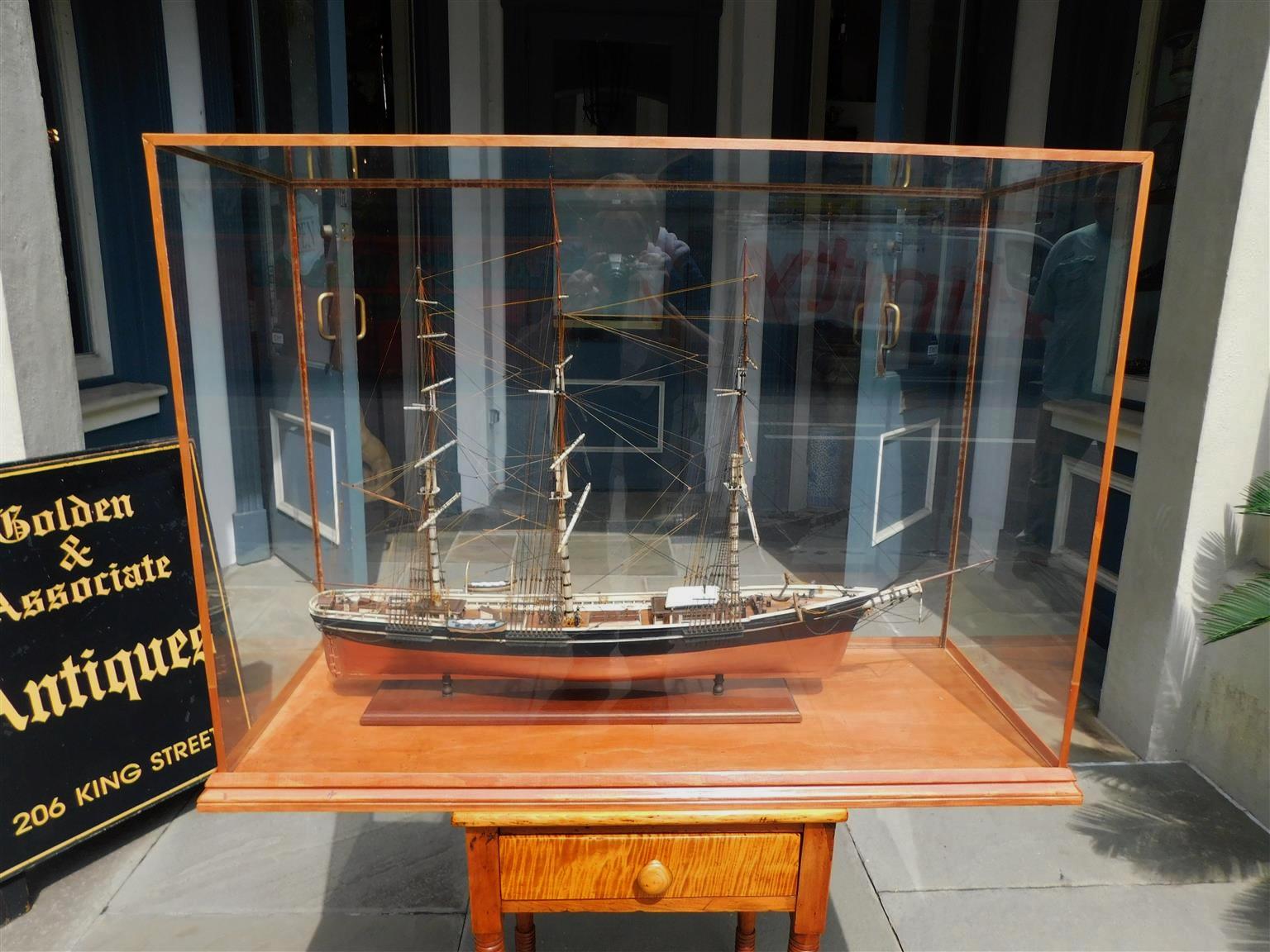 American Three Masted Clipper Ship Model Sovereign of the Seas Under Glass, 20th In Excellent Condition For Sale In Hollywood, SC