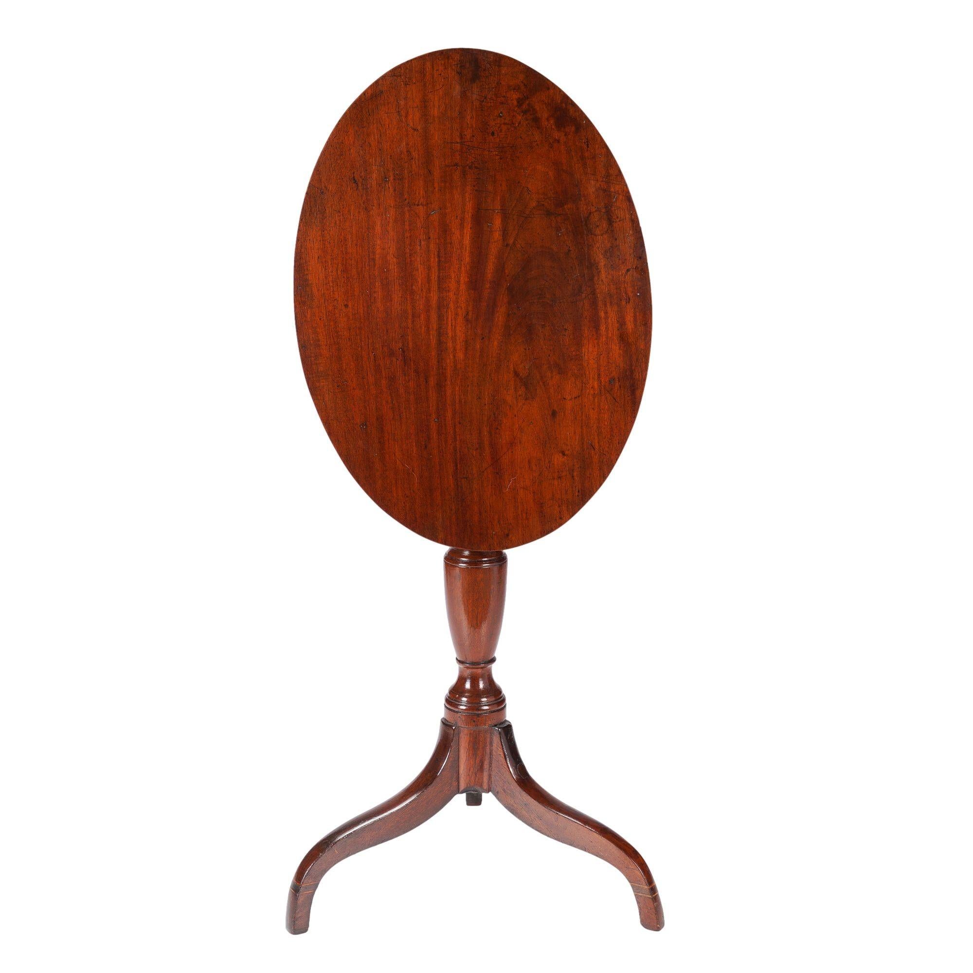 Bougeoir ovale américain à couvercle basculant et à jambes araignées, 1790-1810 en vente 4