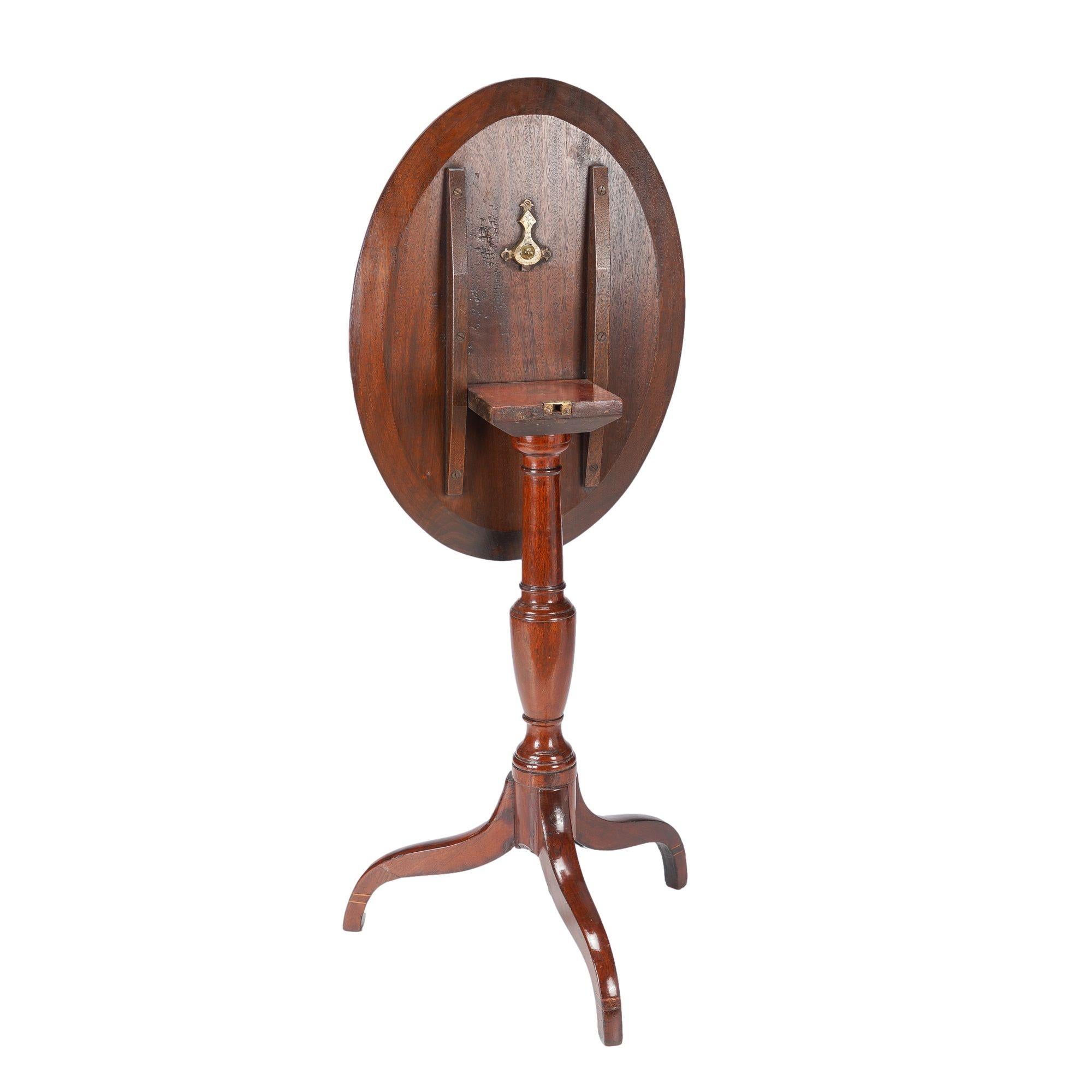 Bougeoir ovale américain à couvercle basculant et à jambes araignées, 1790-1810 en vente 7