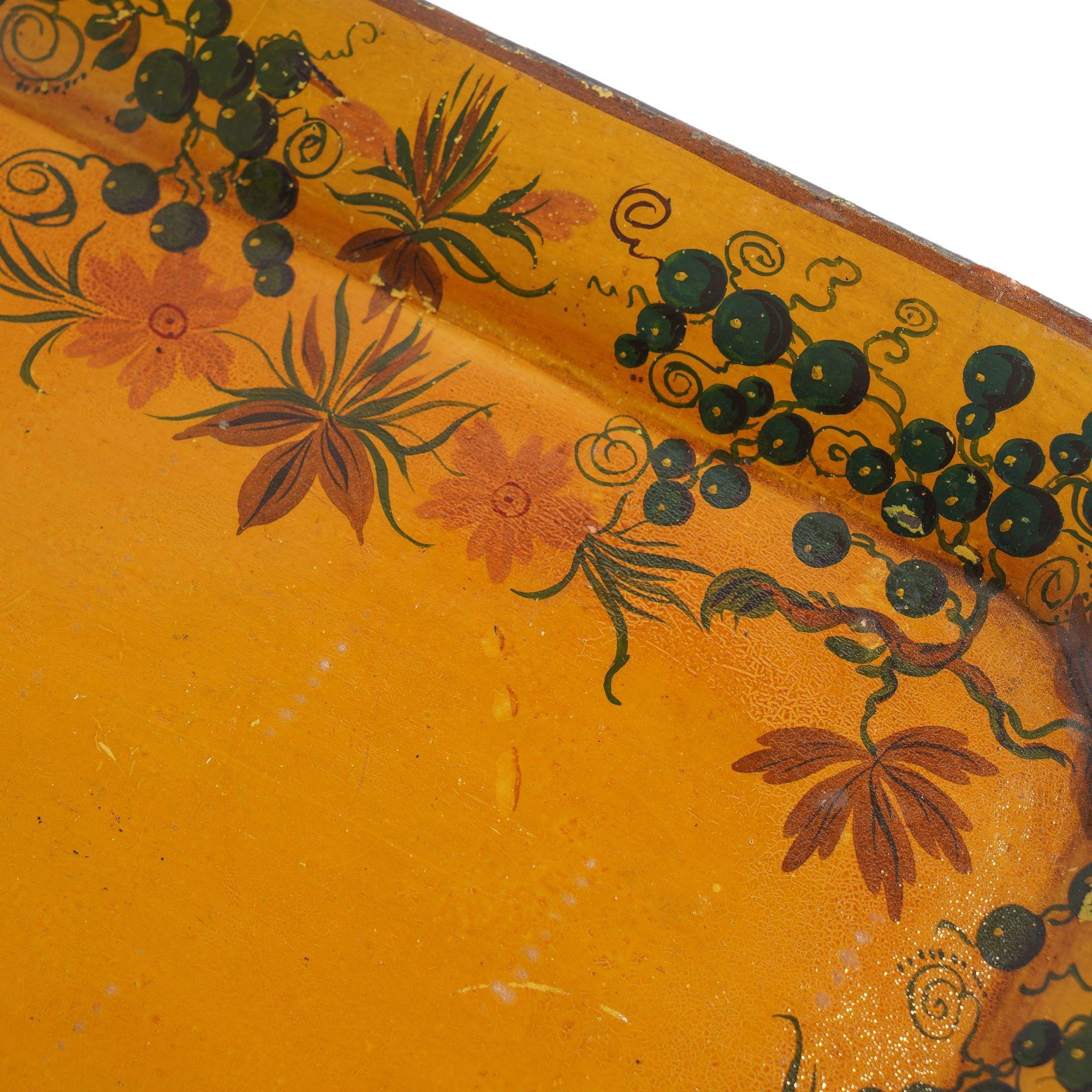 American tole tea tray with pierced handle grips, 1800’s In Good Condition For Sale In Kenilworth, IL