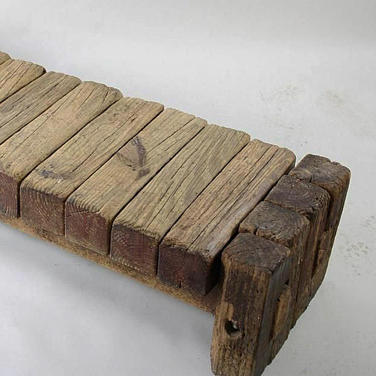 American Unusual Large Solid Pine Bench Made of Squared Logs 1960s / 1970s In Good Condition For Sale In Hudson, NY