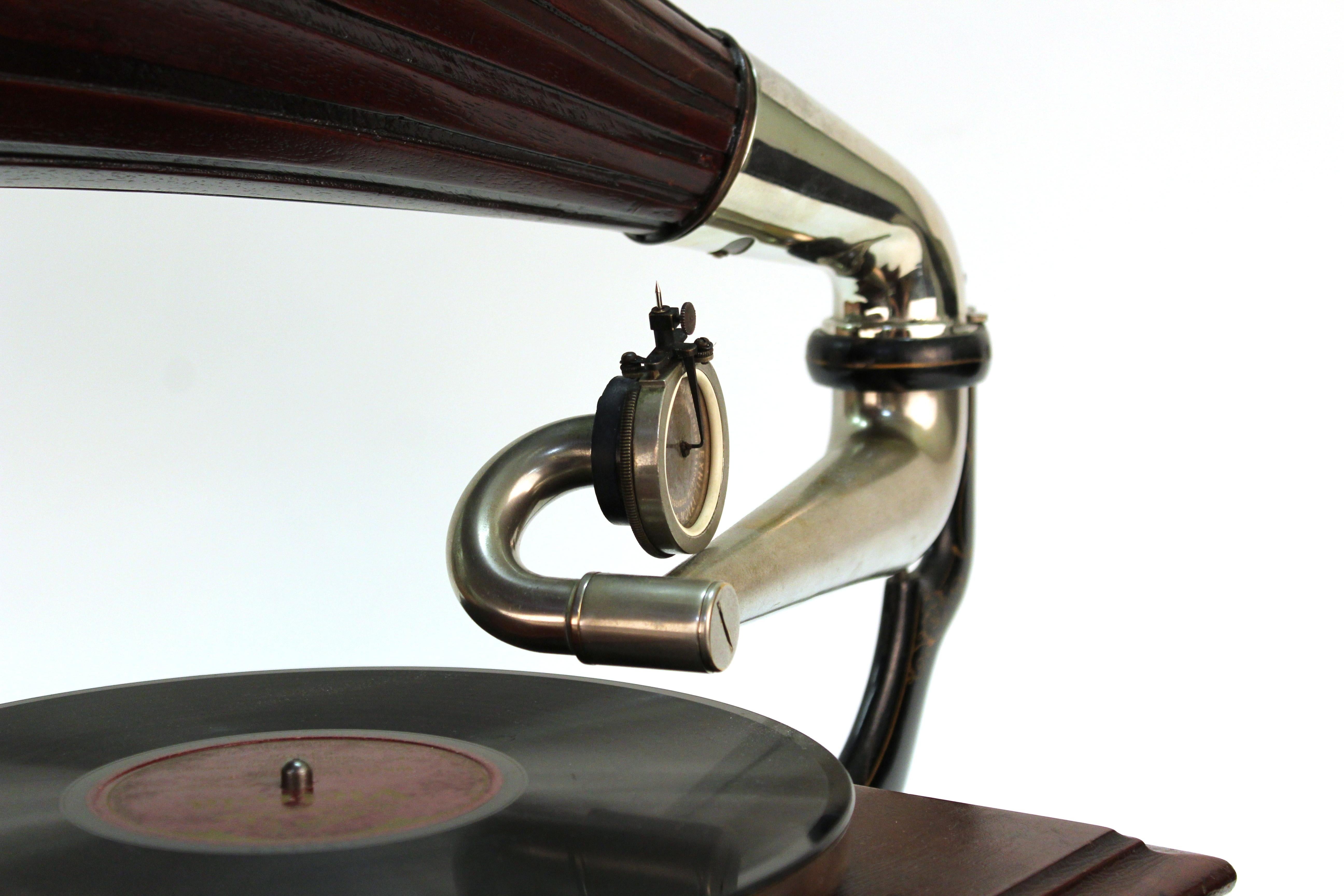 Cast American Victor IV Phonograph in Mahogany