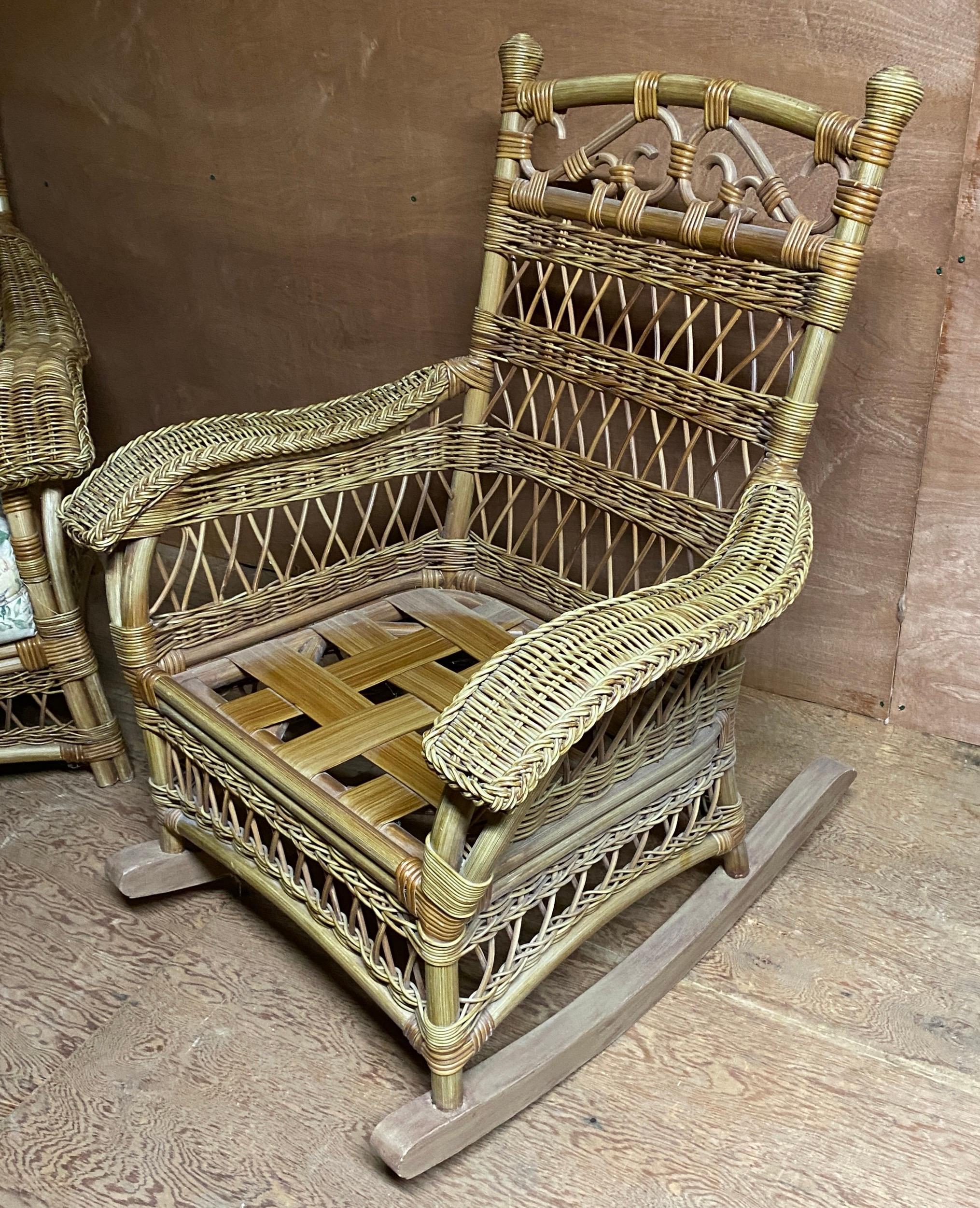 19th Century American Victorian 5 Piece Wicker Porch Seating Ensemble For Sale
