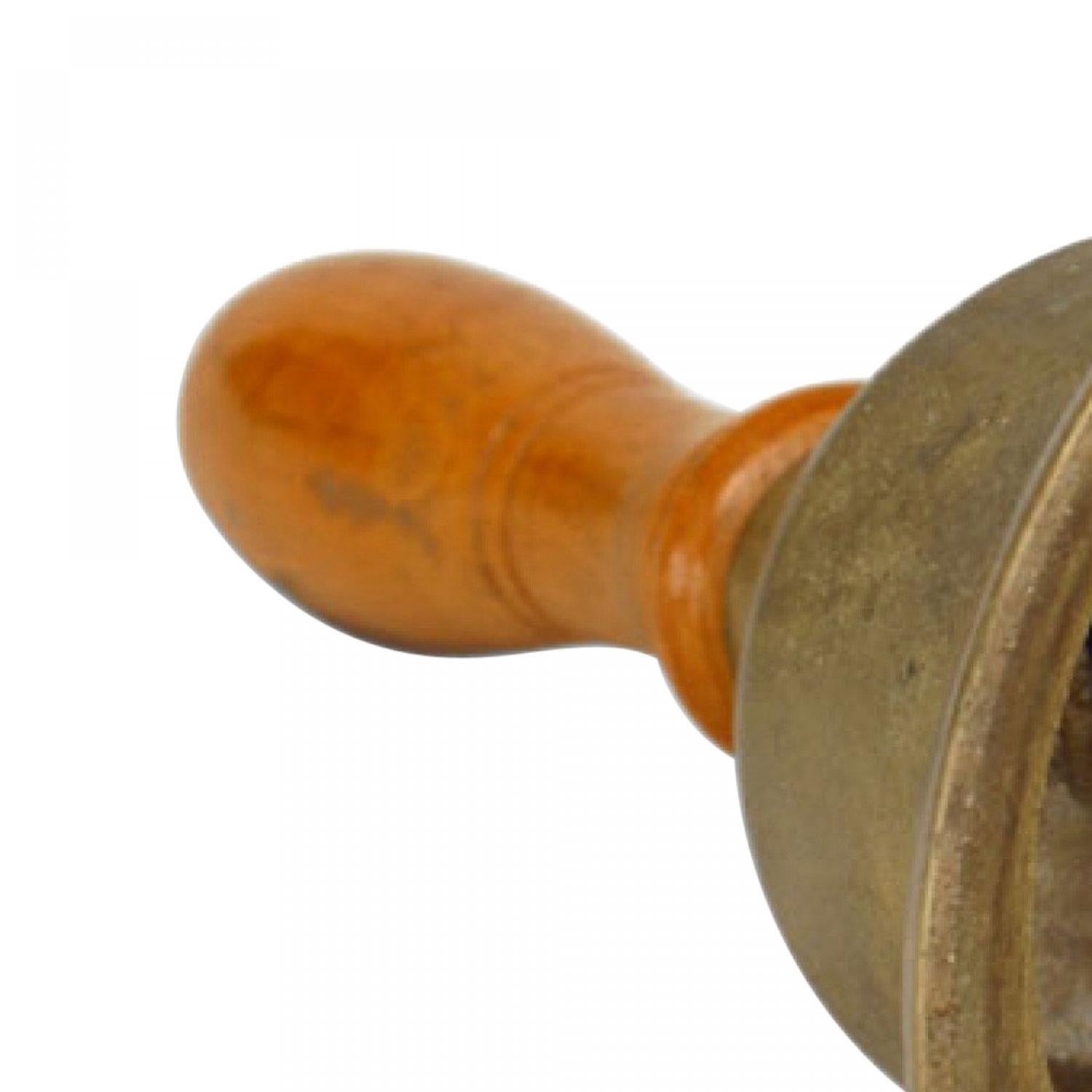 Rustique American Victorian Brass School Bell en vente