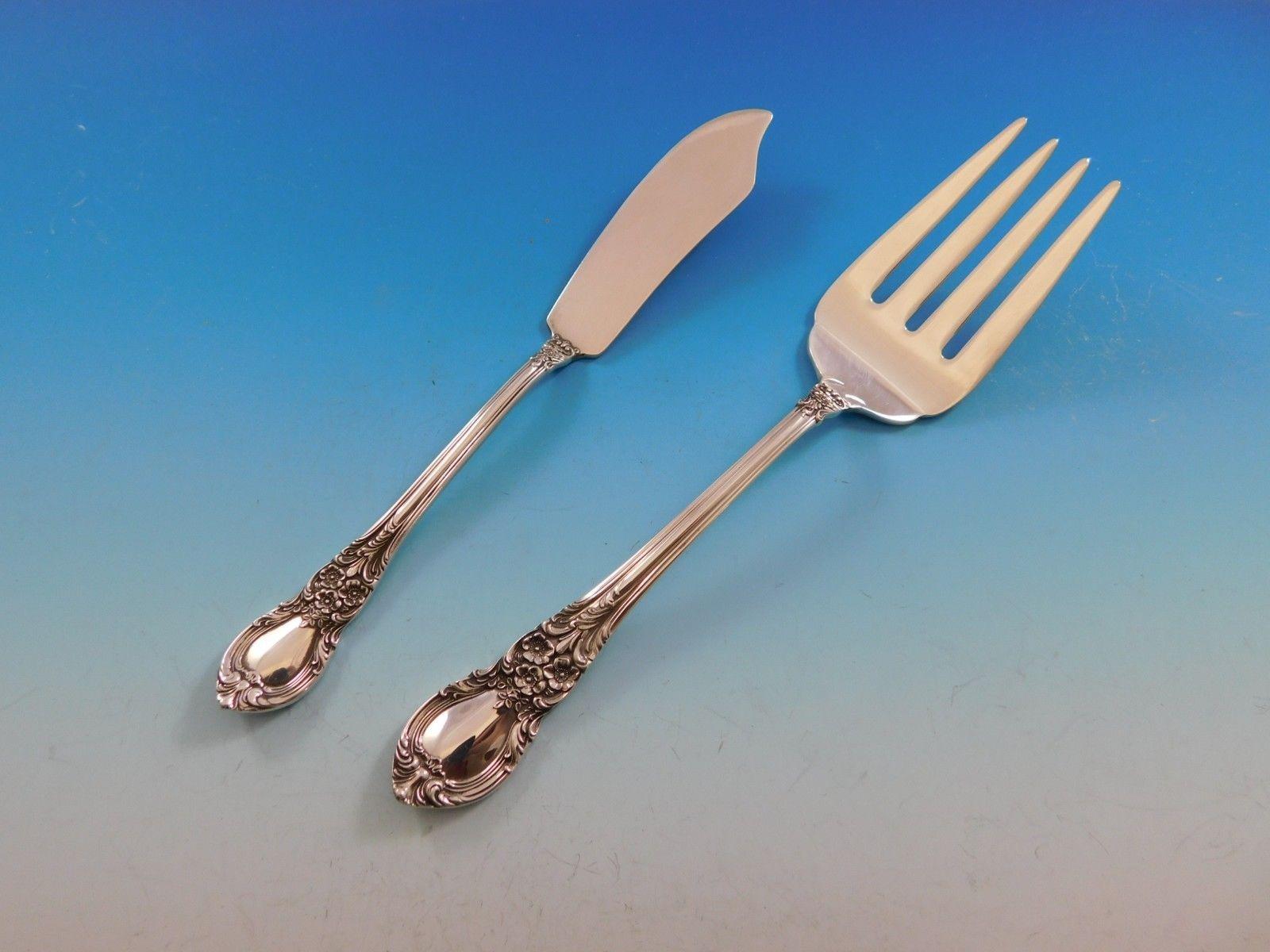 American Victorian by Lunt Sterling Silver Flatware Set for 12 Dinner Service For Sale 3