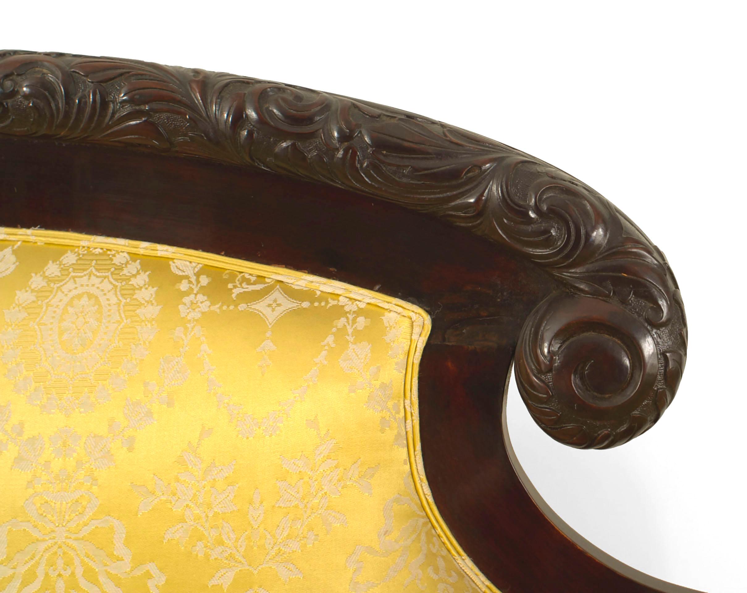 XIXe siècle Causeuse américaine victorienne tapissée d'or en vente