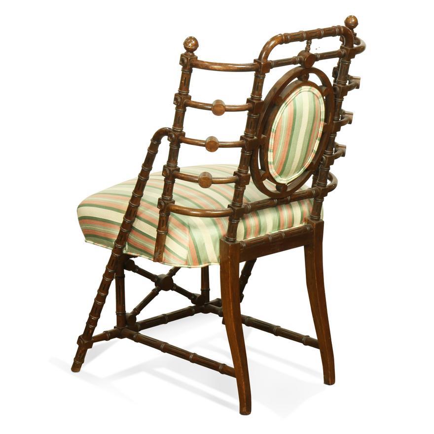 Antiker viktorianischer geschnitzter Parlor-Stuhl aus Nussbaumholz von George Hunzinger, um 1869 (amerikanisch) im Angebot