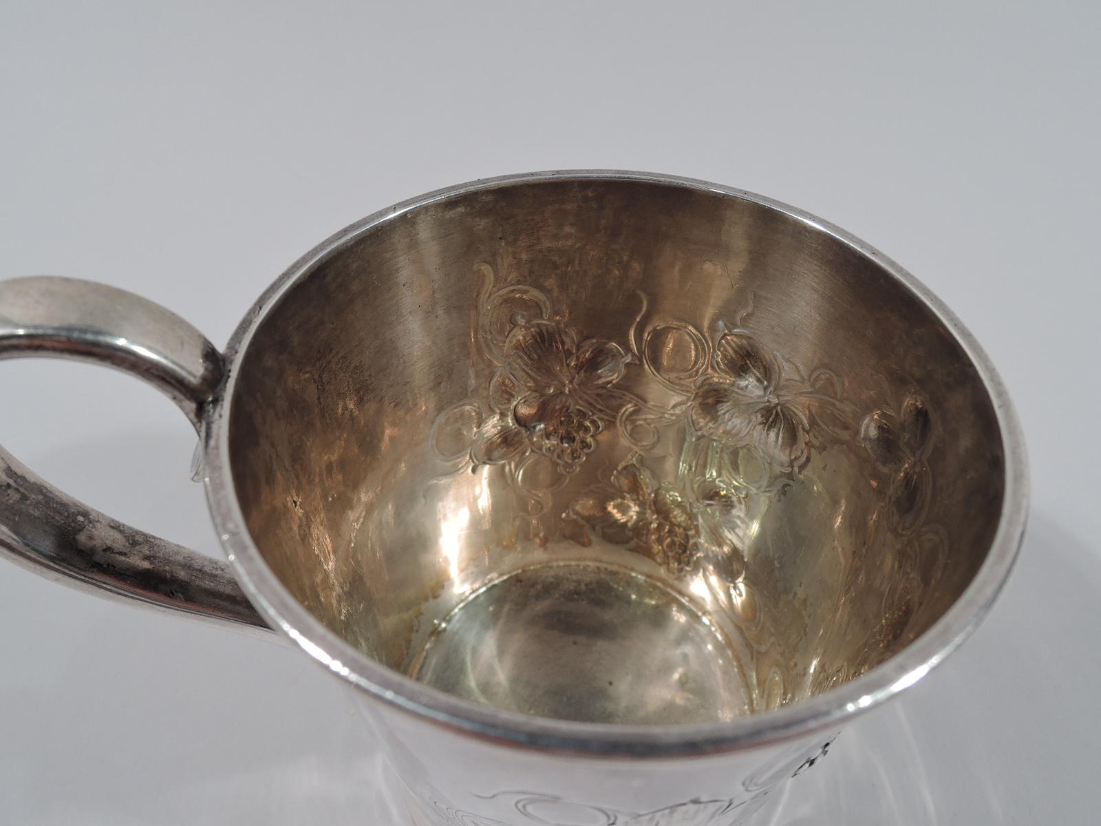 American Victorian Classical Coin Silver Leaf & Berry Baby Cup In Good Condition In New York, NY