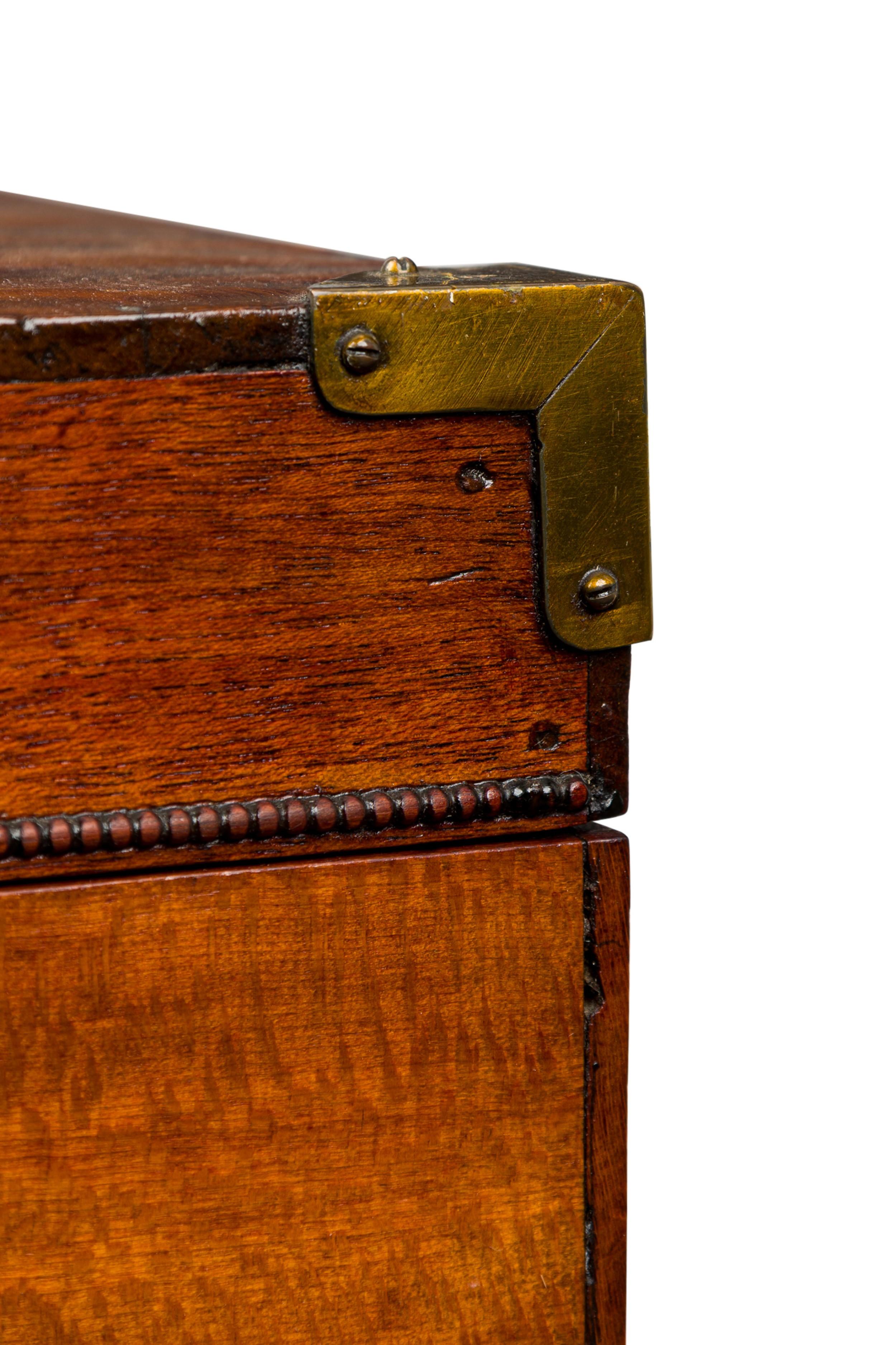 Scatola di legno marrone in stile country vittoriano americano in vendita 5