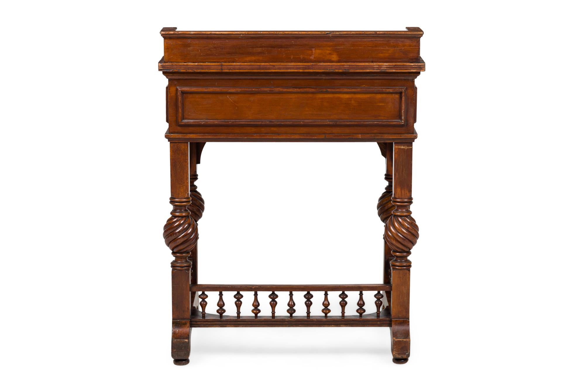 American Victorian Herts Brothers Slant Front Desk In Good Condition In Queens, NY