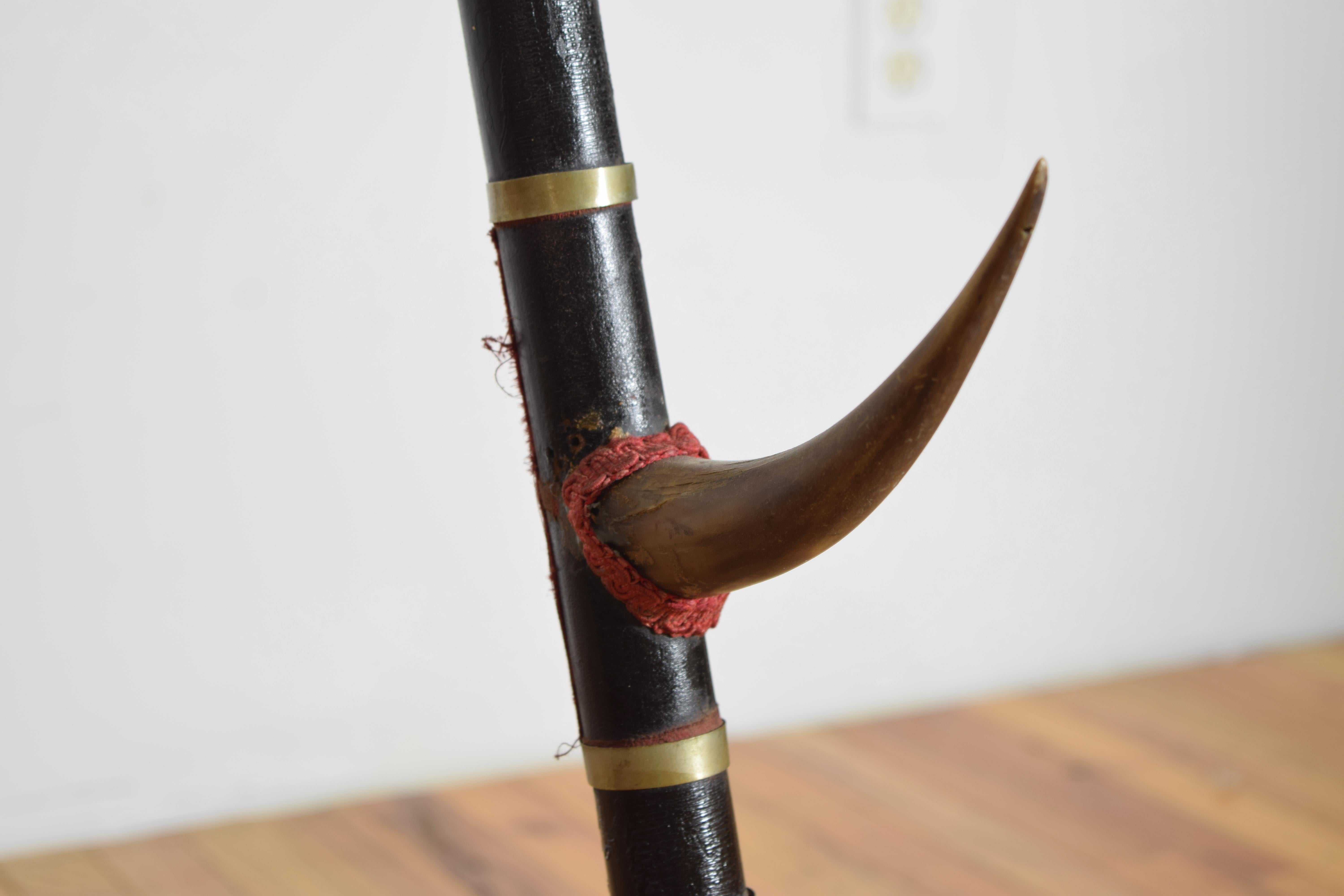 American, Victorian, Horn, Brass, Velvet, & Ebonized Wood Easel, ca. 1875 en vente 4