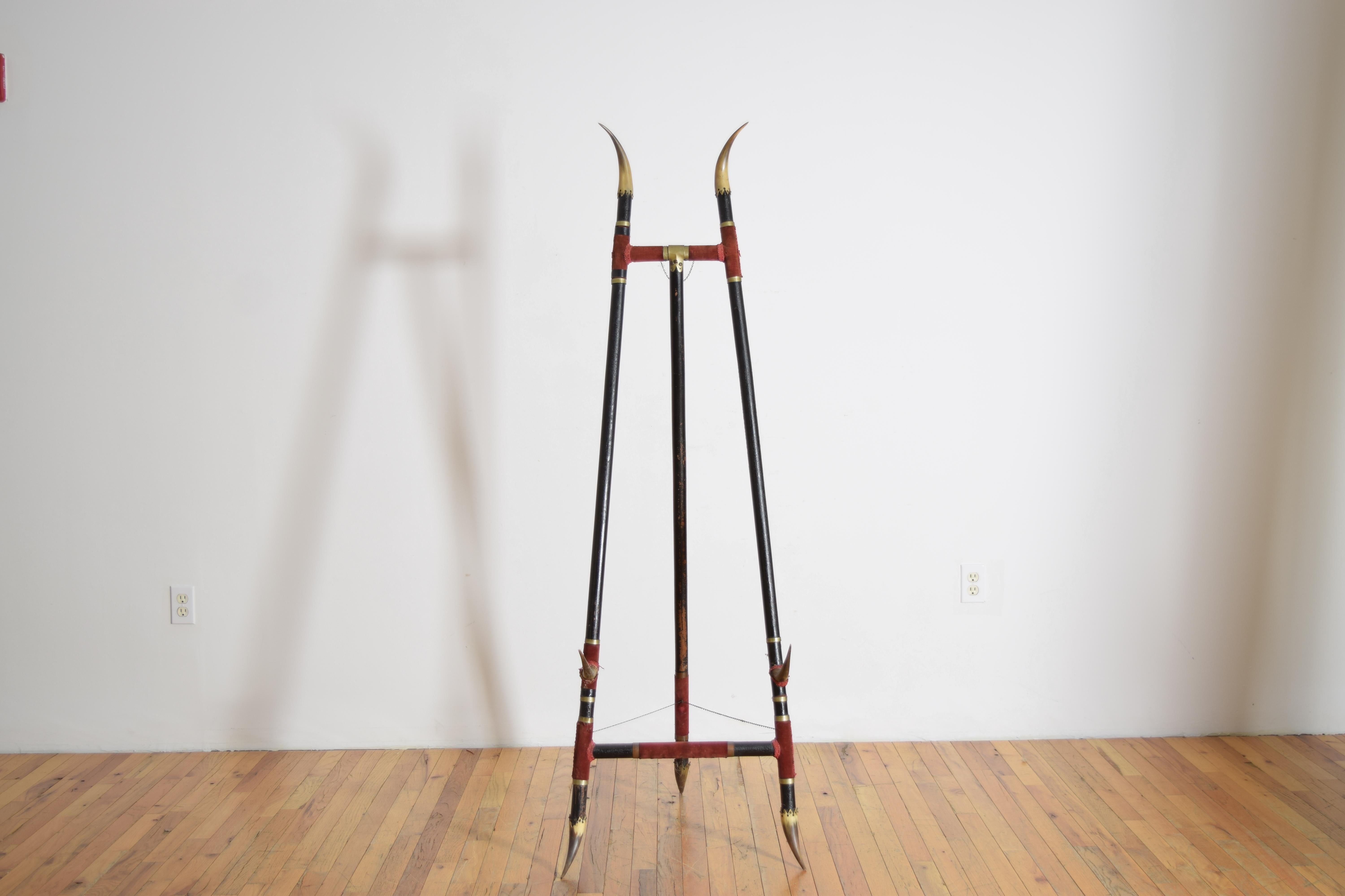 Victorien American, Victorian, Horn, Brass, Velvet, & Ebonized Wood Easel, ca. 1875 en vente