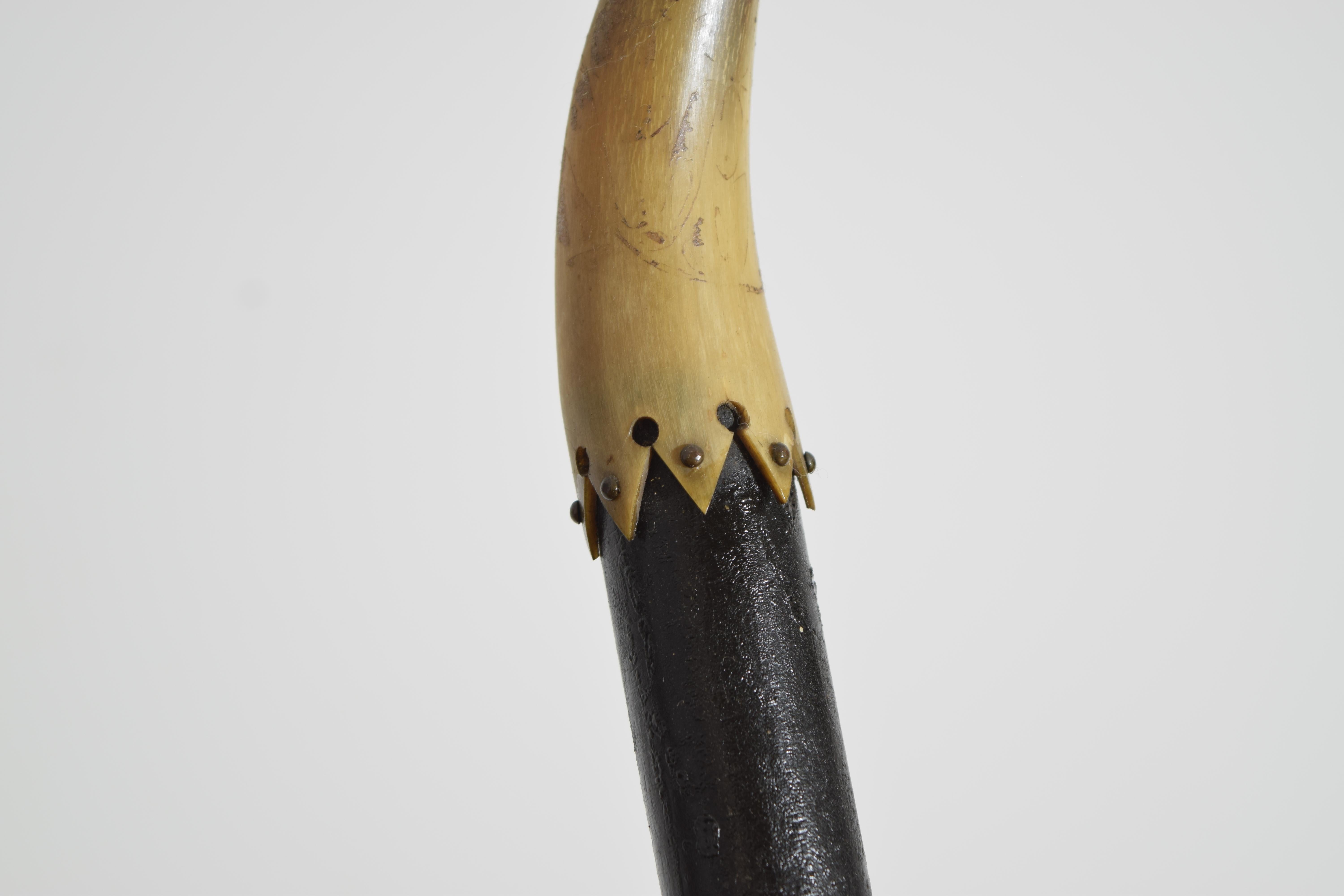 Corne American, Victorian, Horn, Brass, Velvet, & Ebonized Wood Easel, ca. 1875 en vente