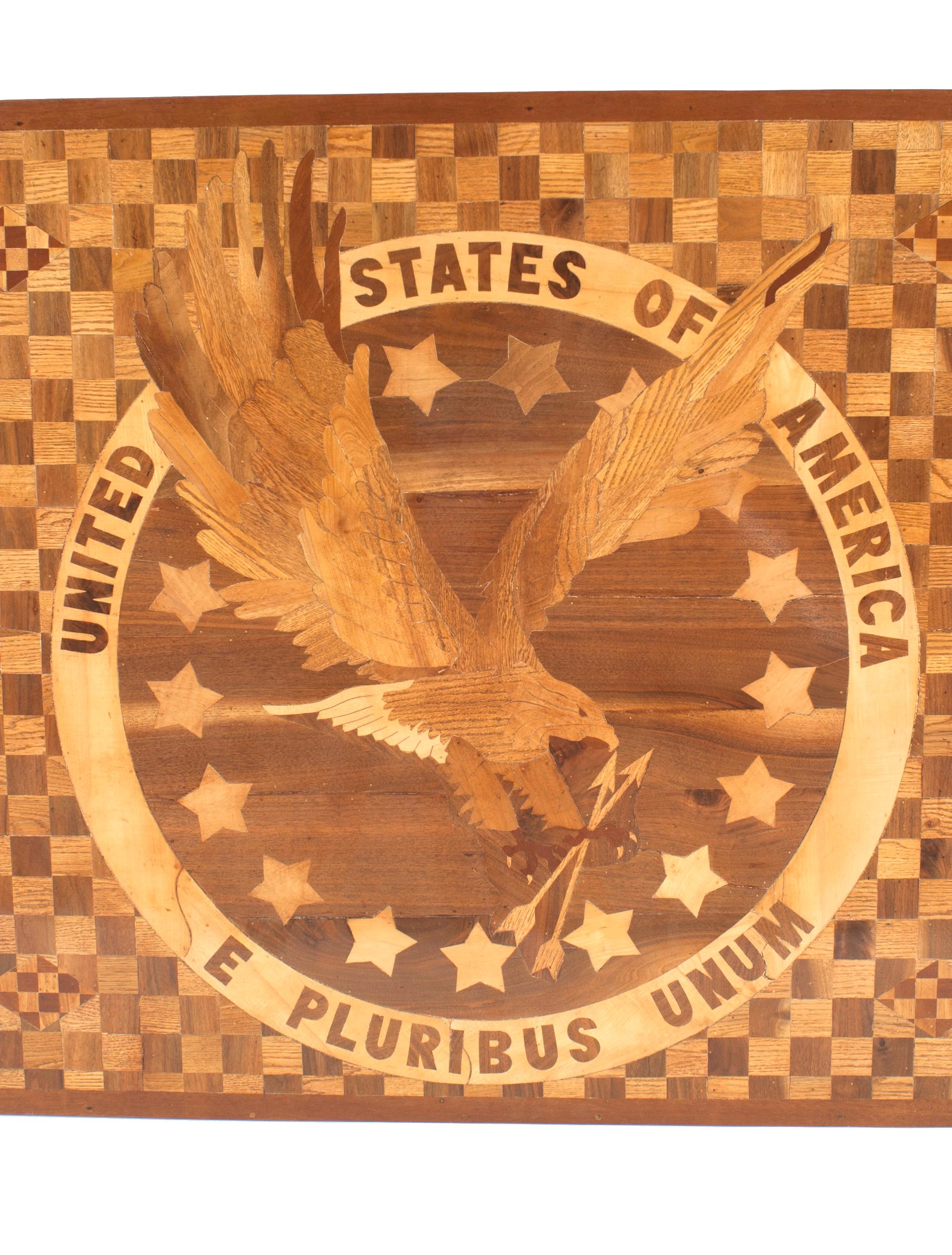 Amerikanische Intarsienplatte aus dem viktorianischen Zeitalter (19. Jahrhundert) aus dem Fußboden der zentralen Rotunde der kalifornischen Landeshauptstadt in Sacramento, die das Siegel der Vereinigten Staaten zeigt (Verwandte Artikel: REG3884A,