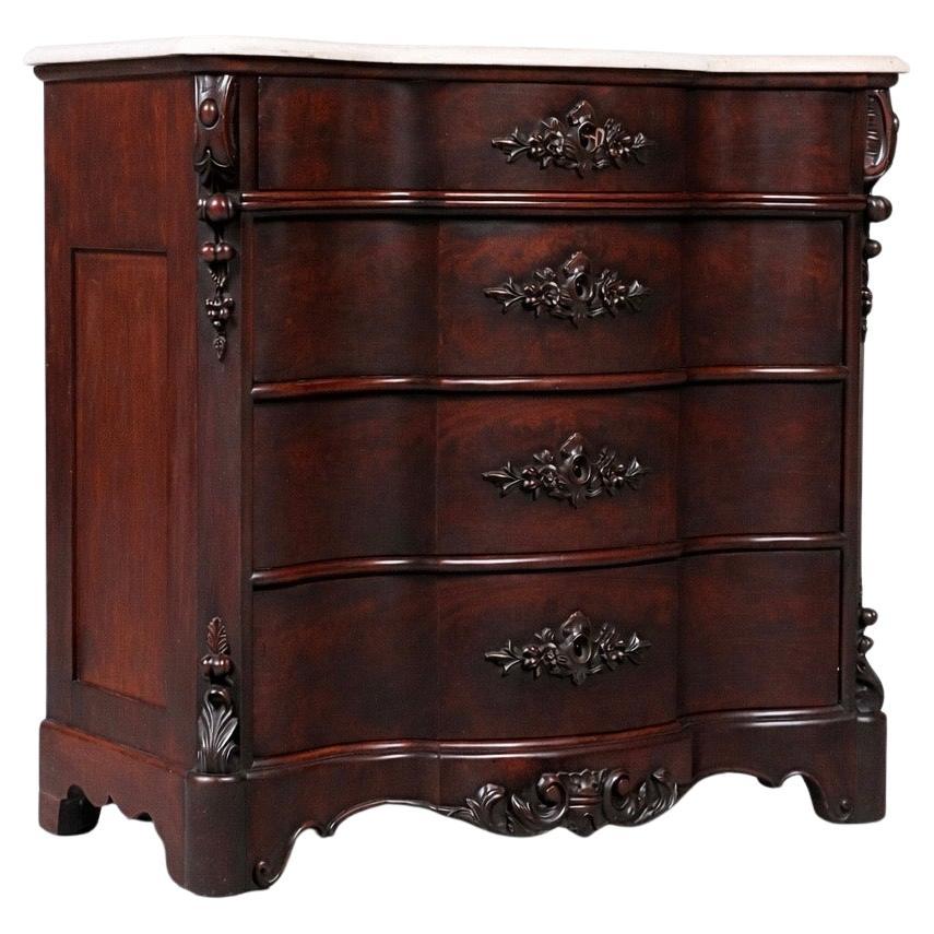 American Victorian Mahogany Serpentine Dresser w/ Carrara Marble Top en vente