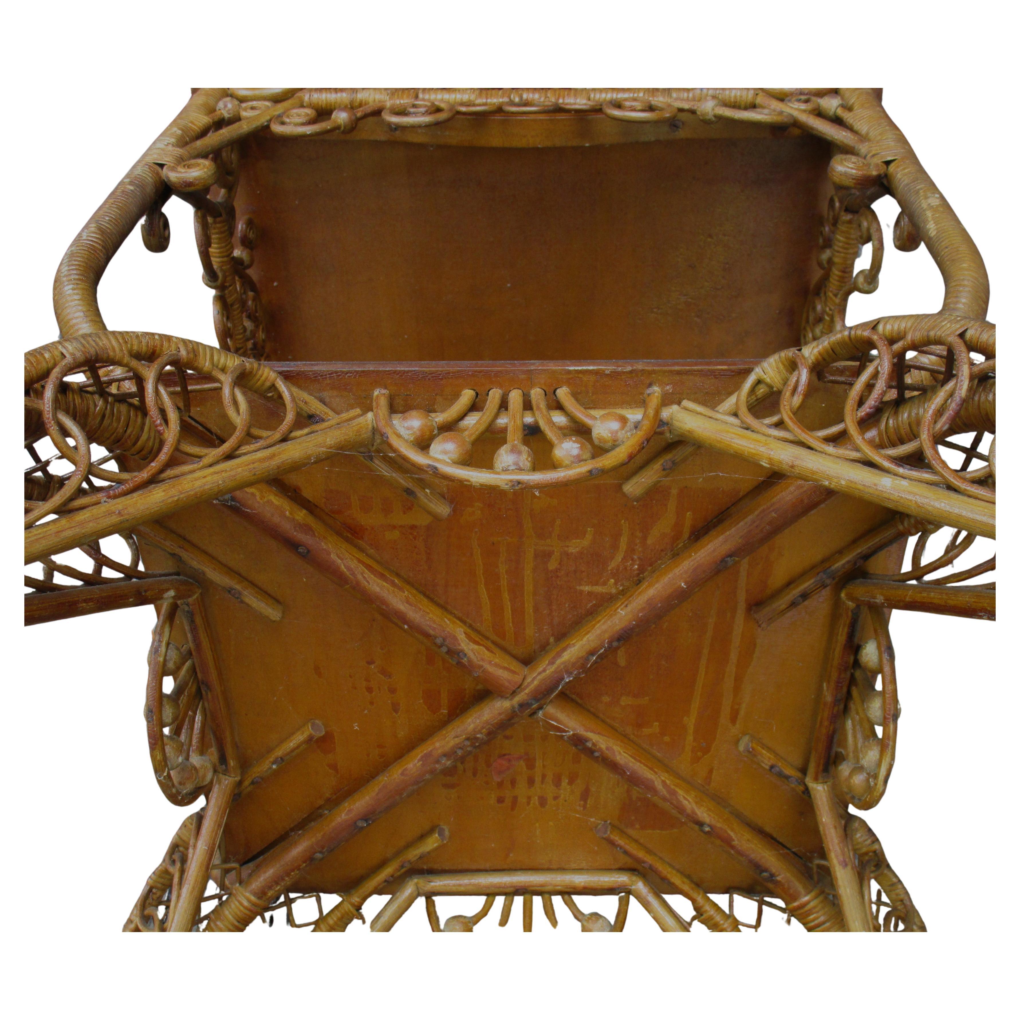 Amerikanischer viktorianischer Salontisch aus Weide, 1880-1890 im Zustand „Gut“ im Angebot in Rochester, NY