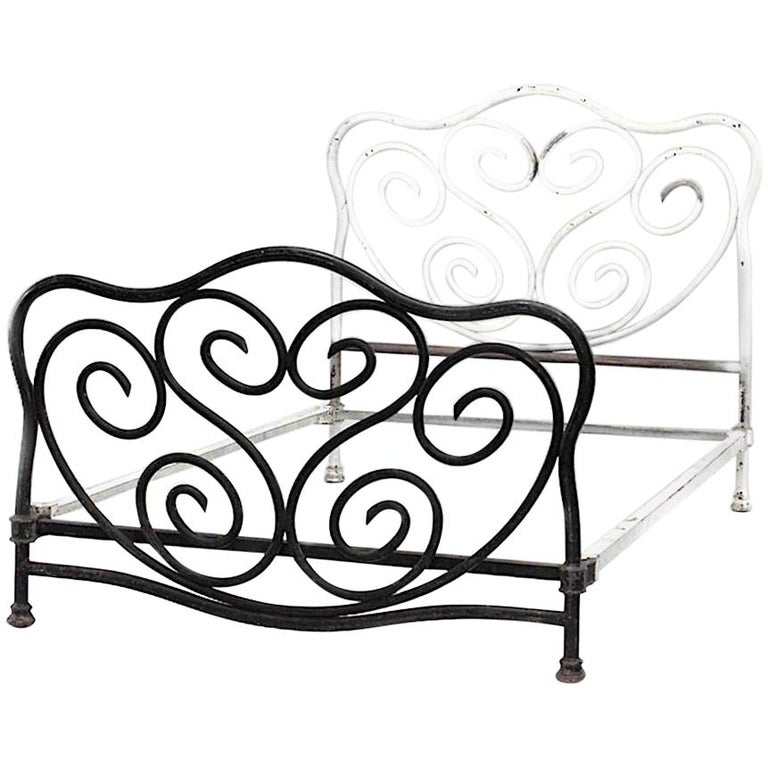 American Victorian Painted Iron Bentwood Design Bed For Sale at 1stDibs