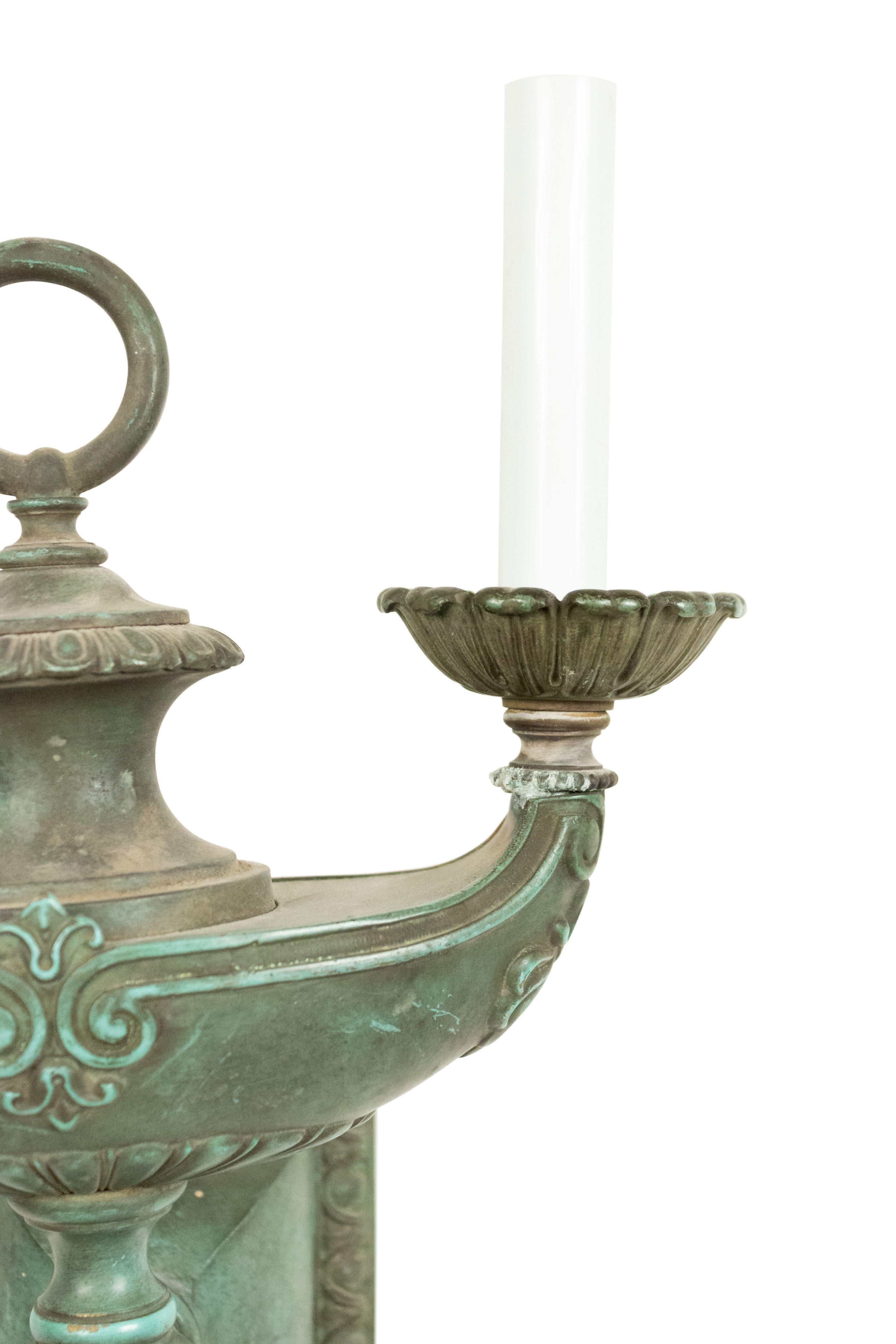 American Victorian Patinated Bronze Aladdin Lamp Wall Sconce In Good Condition For Sale In New York, NY