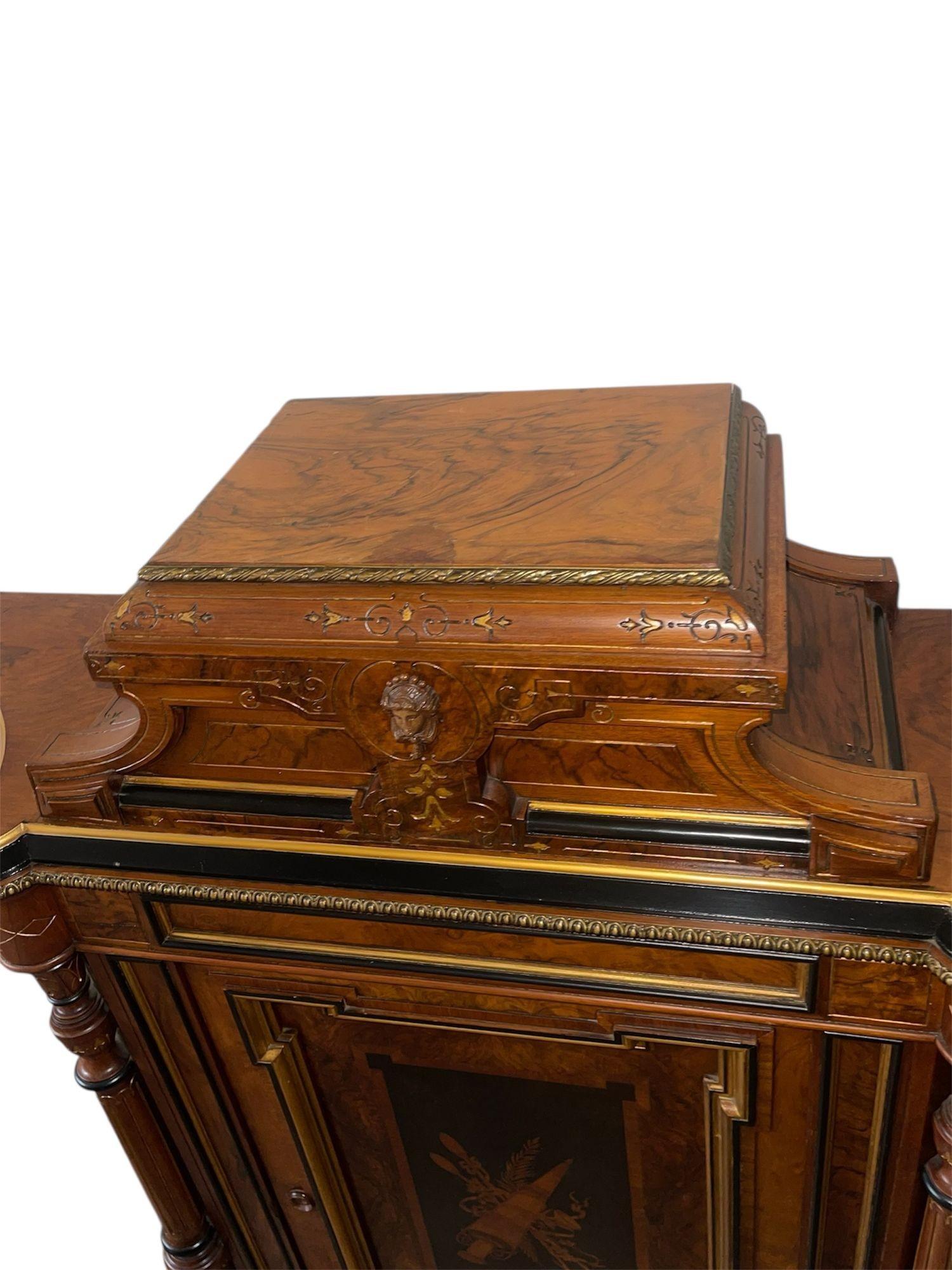 Fin du XIXe siècle Cabinet victorien américain de style néo-renaissance, vers 1875. en vente
