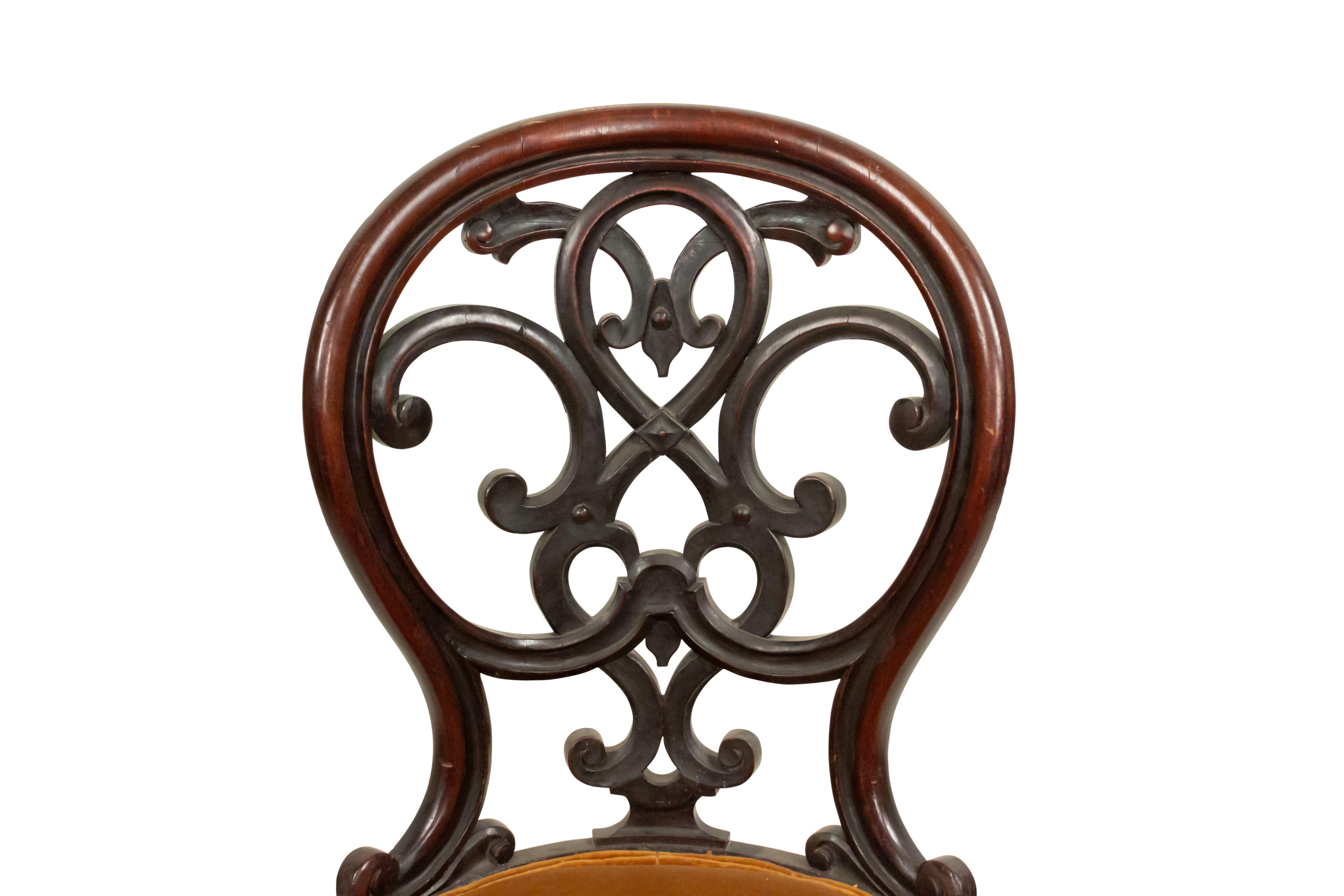 3 amerikanische viktorianische, laminierte Palisanderstühle mit offener Rückenlehne und Scroll-Design. (PREIS PRO STÜCK)(Passender Sessel: 015199)

Zustand: Gut; alters- und gebrauchsbedingte Abnutzung