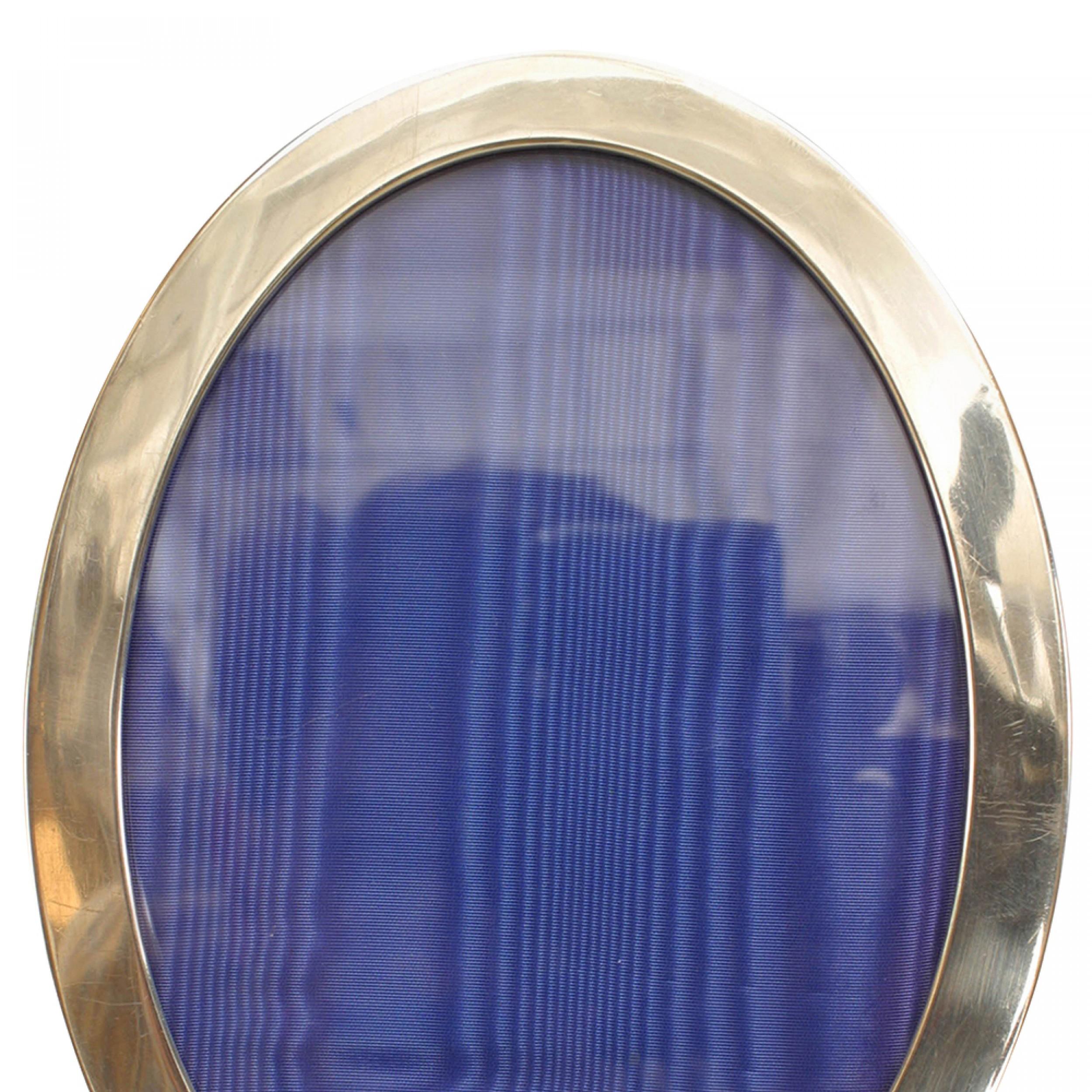 Vittoriano Cornice ovale vittoriana americana in argento in vendita