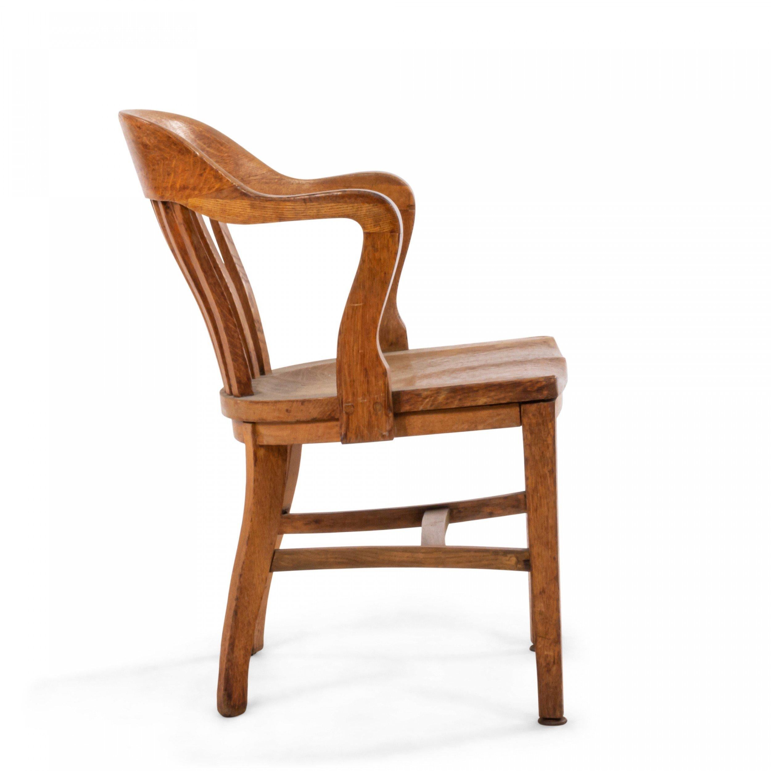 American Victorian Slat Back Oak Armchair In Good Condition For Sale In New York, NY