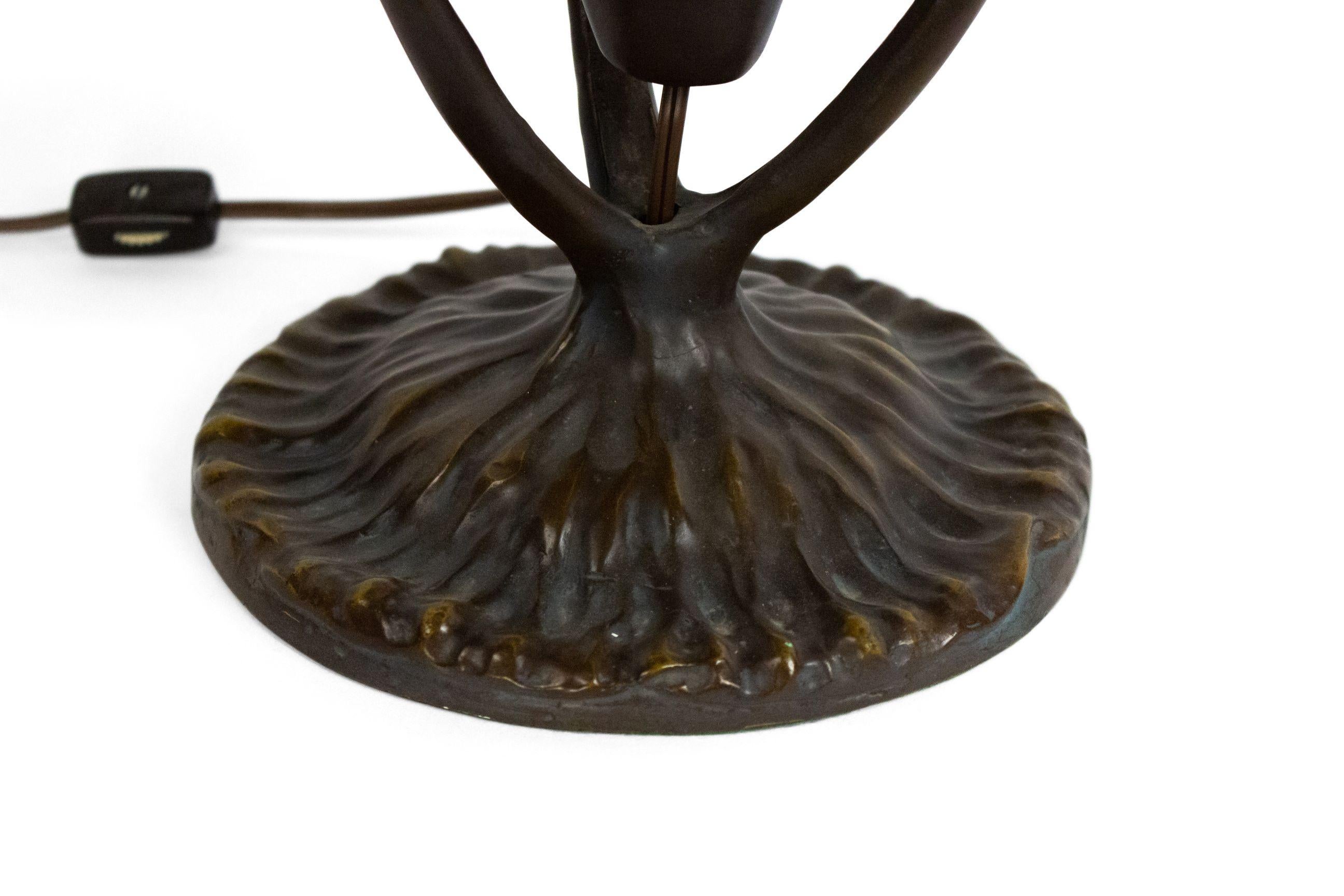 Lampe de table Tiffany de style victorien américain Bon état - En vente à New York, NY