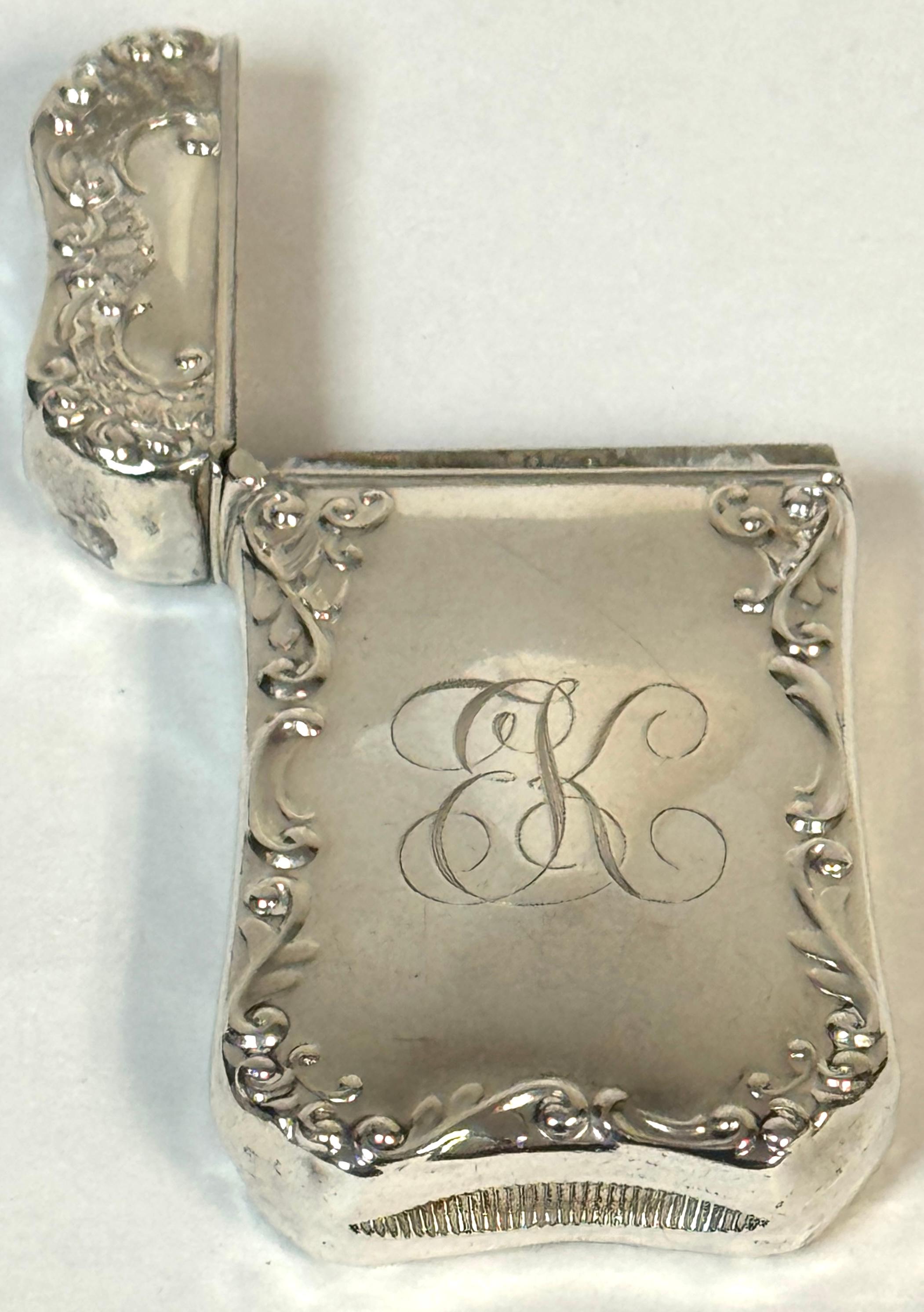Coffret d'allumettes victorien en argent sterling à motif de bouledogue par Wallace en vente 1