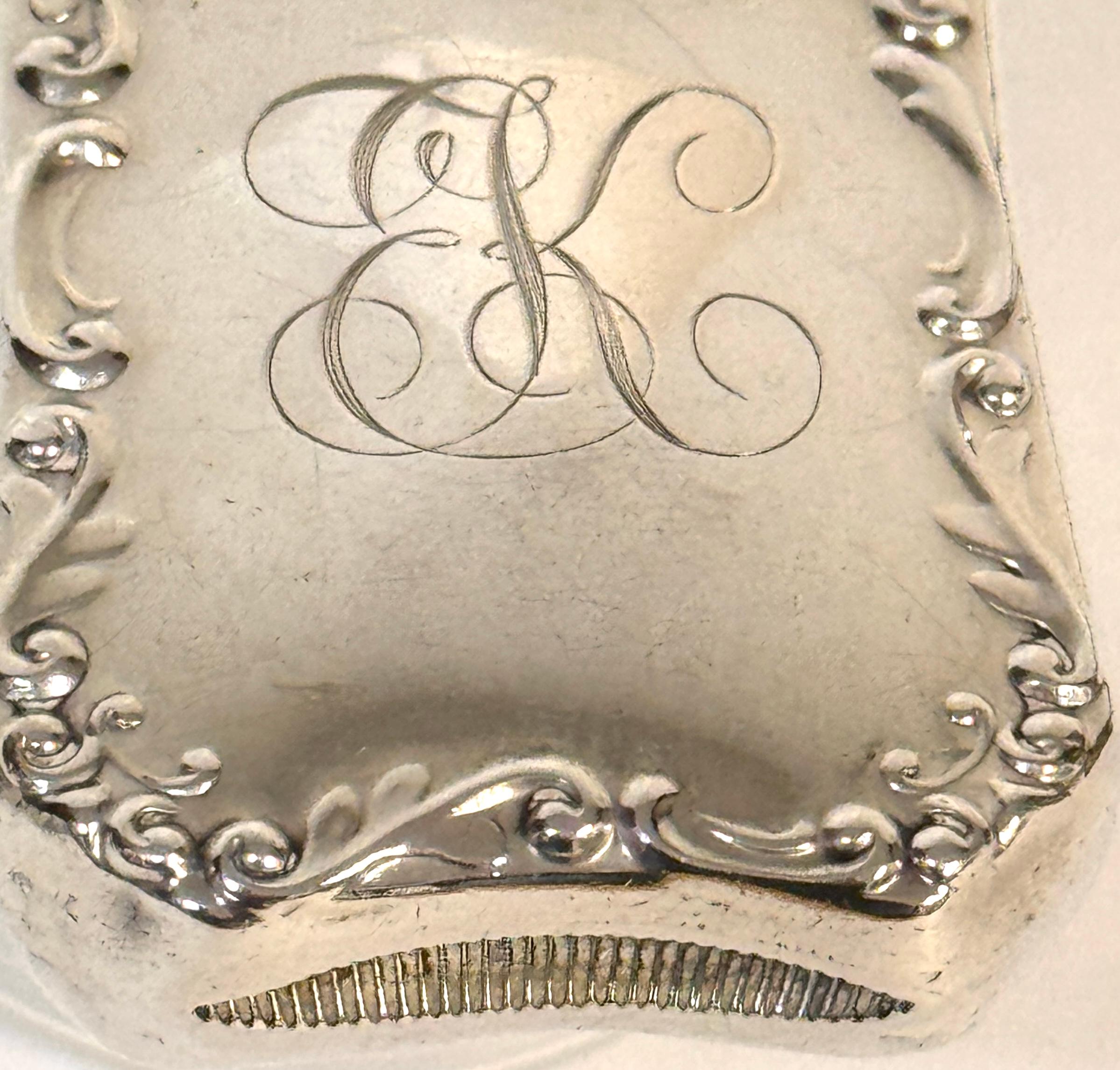 Coffret d'allumettes victorien en argent sterling à motif de bouledogue par Wallace en vente 2