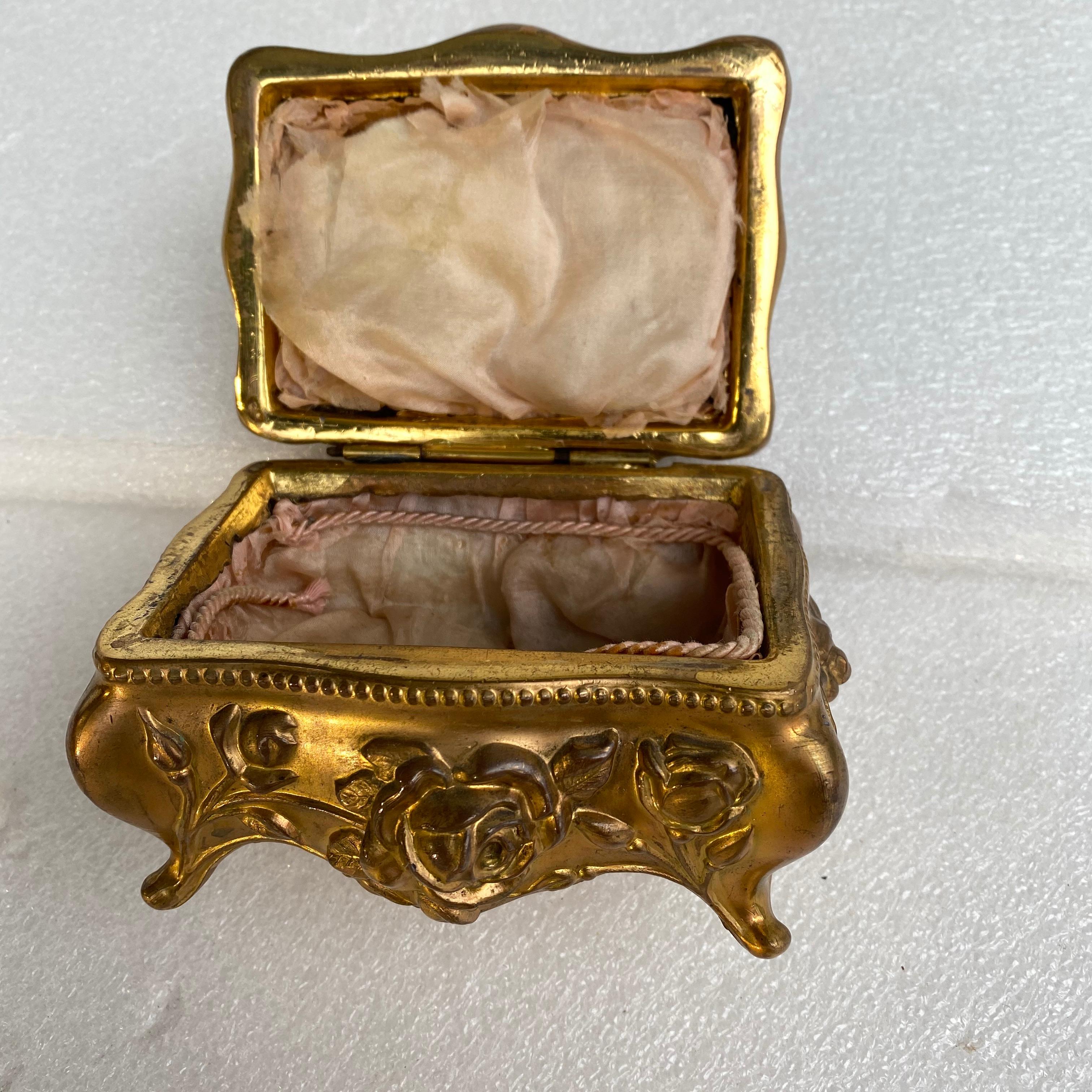 American Victorian Style Brass Jewelry Box by Wade Manufacturing Group Co. For Sale 3