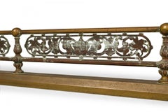 Defensa de Chimenea Estilo Victoriano Americano de Bronce y Hierro con Diseño Foliado