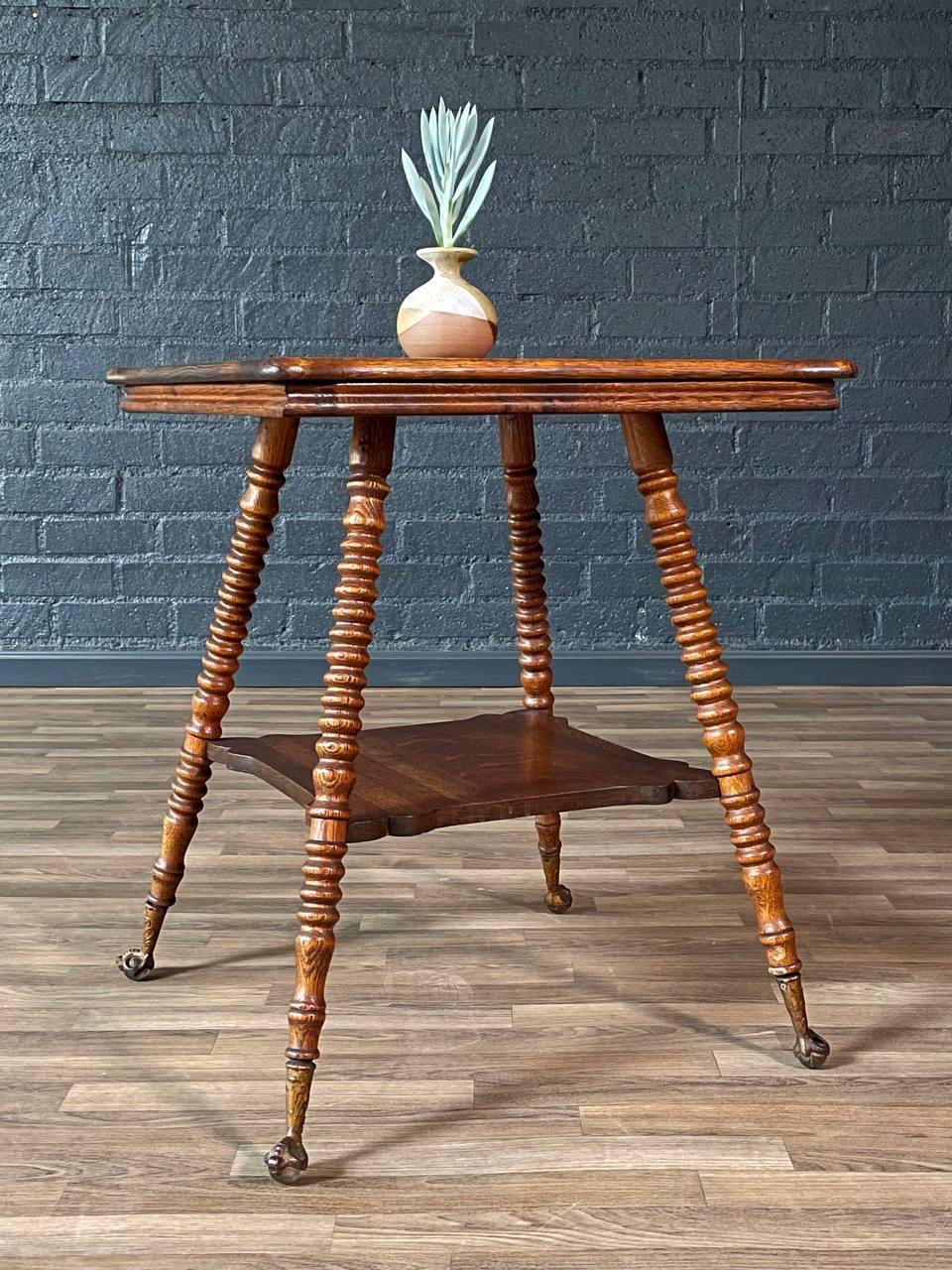American Victorian Tiger Oak Side Table w/ Barley Twist Legs & Claw Feet In Good Condition For Sale In Los Angeles, CA