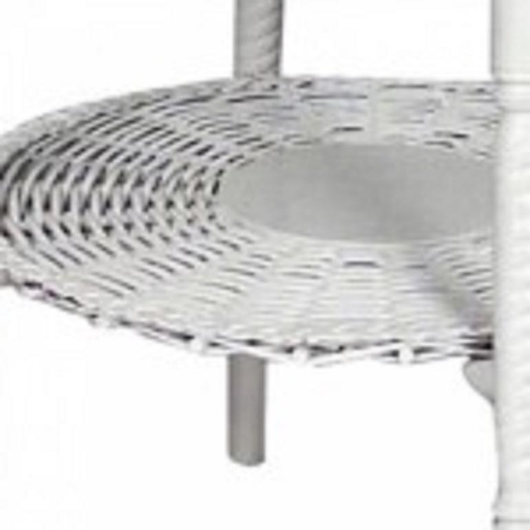 Victorien Table d'appoint ronde en osier peint en blanc de style victorien américain en vente