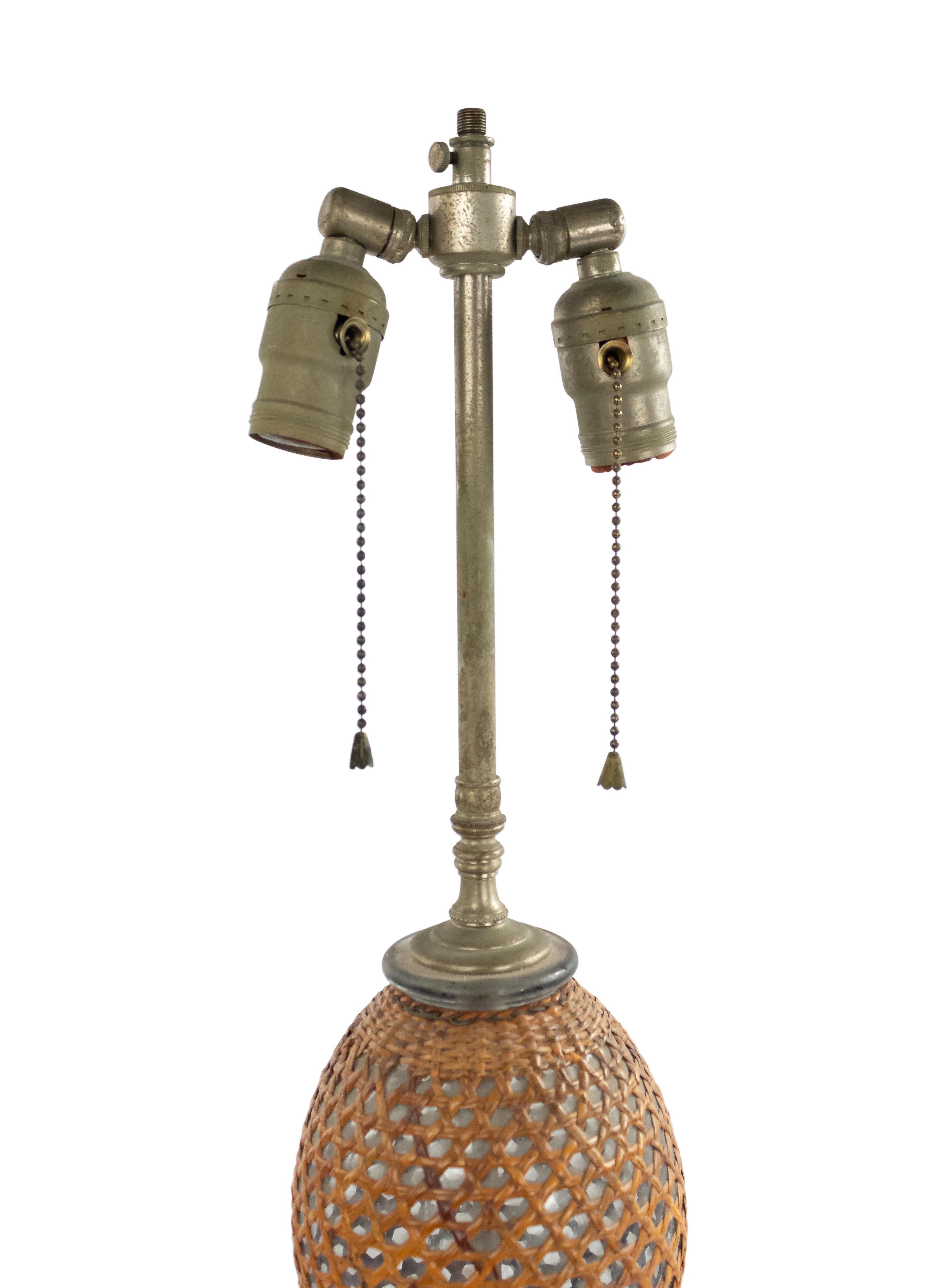 American Victorian Wicker and Glass Table Lamp In Good Condition For Sale In New York, NY