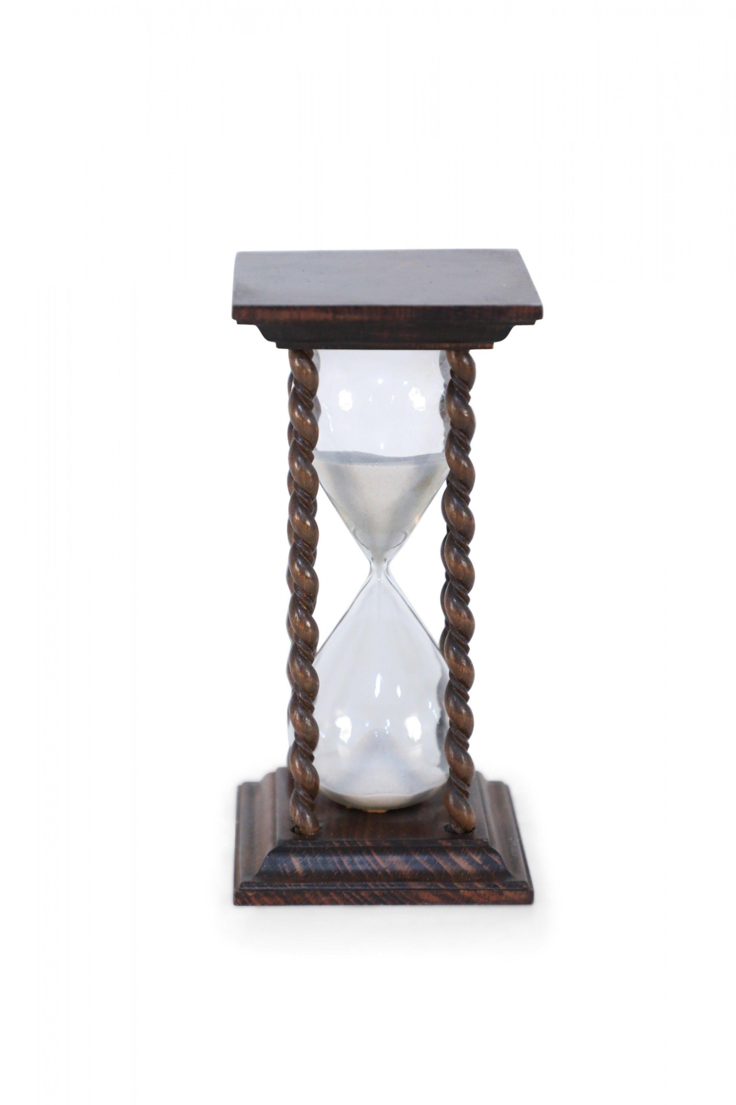 American Victorian Wooden Turned Column Hourglass 2