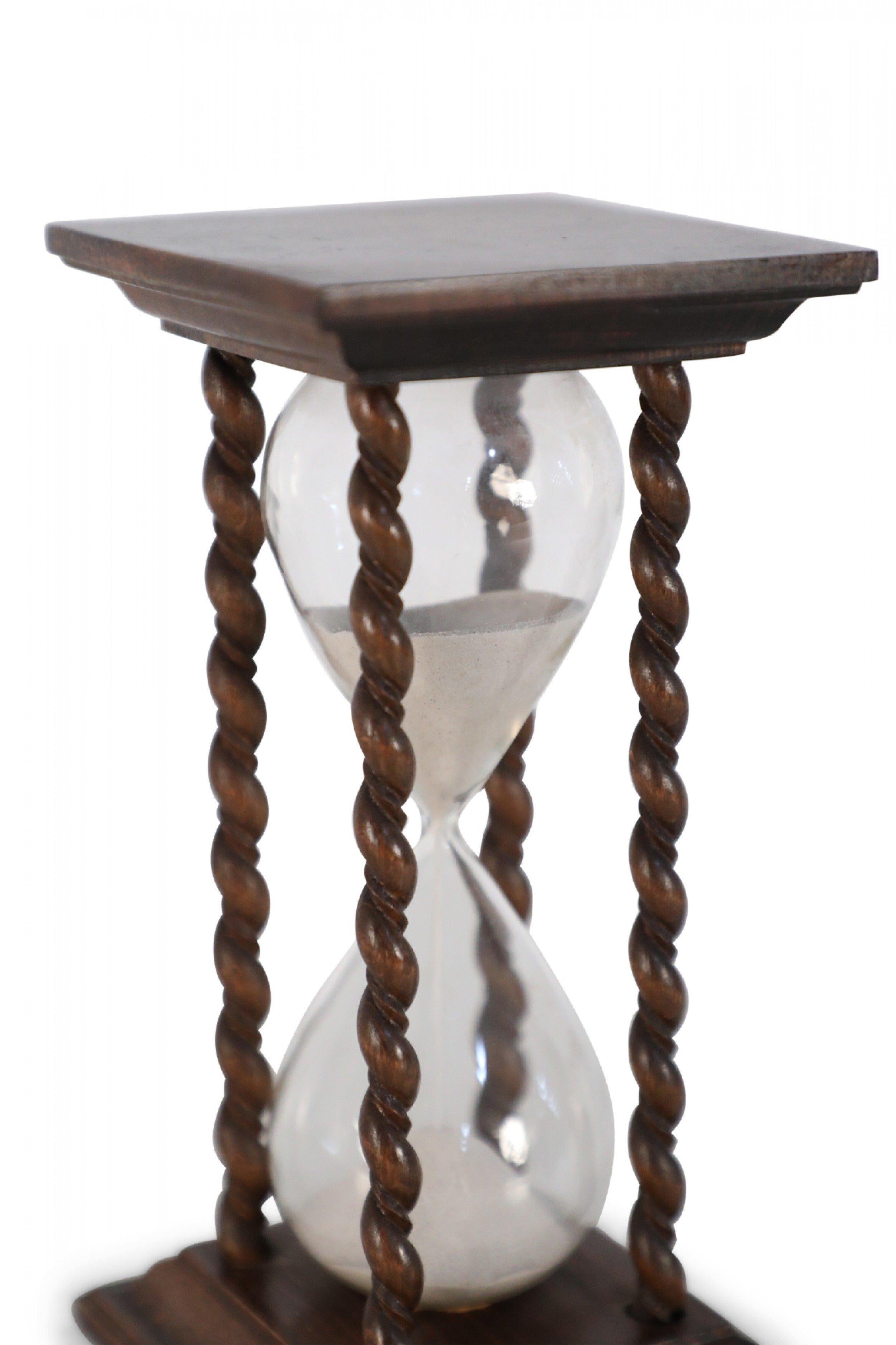 American Victorian Wooden Turned Column Hourglass 3