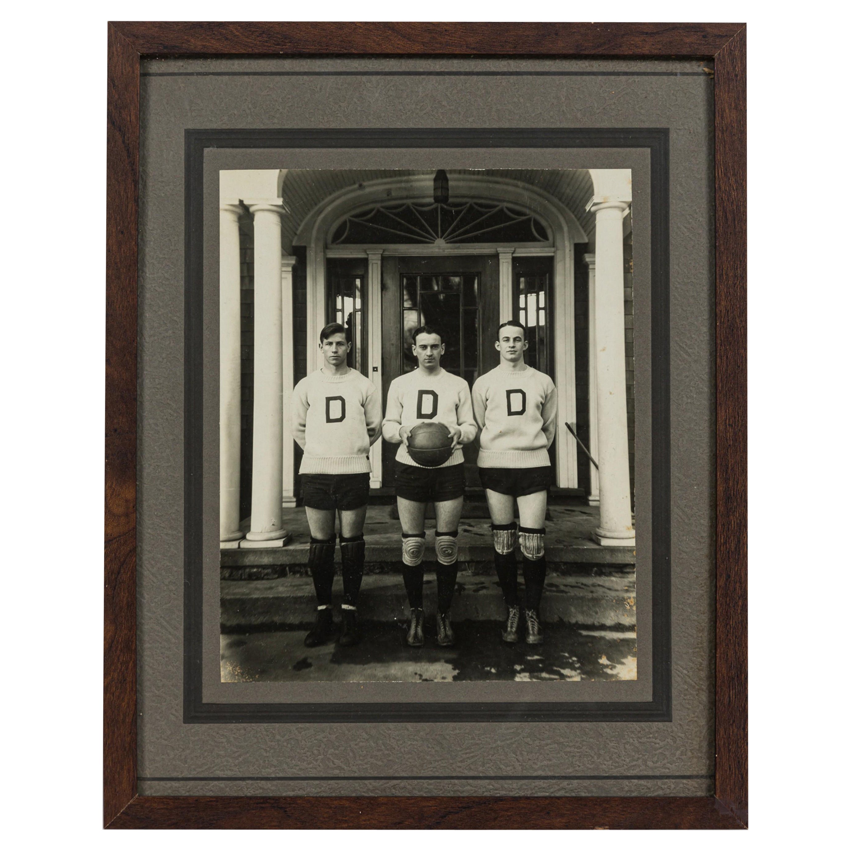 Amerikanisches Vintage College-Basketball-Team 1 Foto