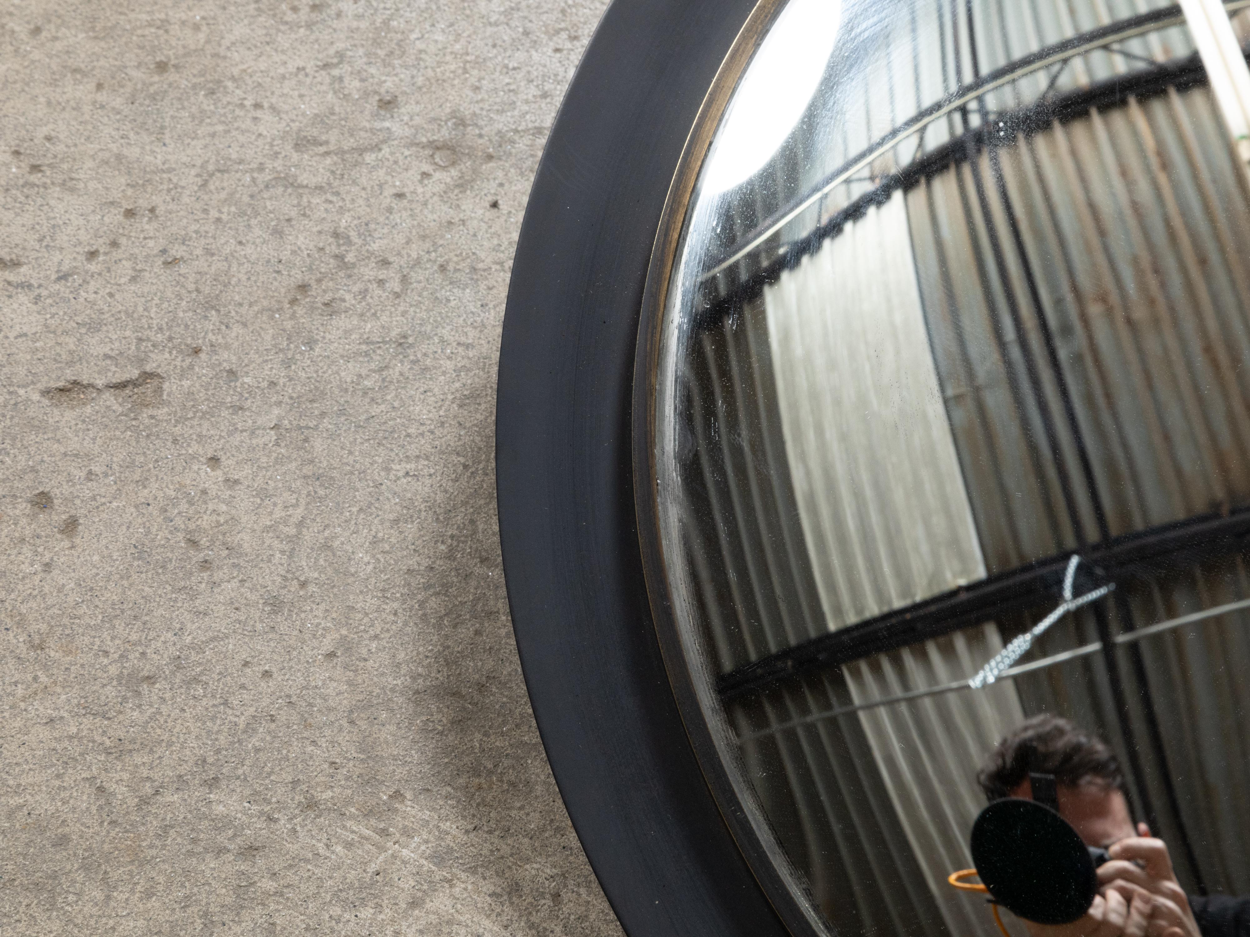 20ième siècle Miroir convexe américain vintage avec cadre circulaire en métal noir en vente