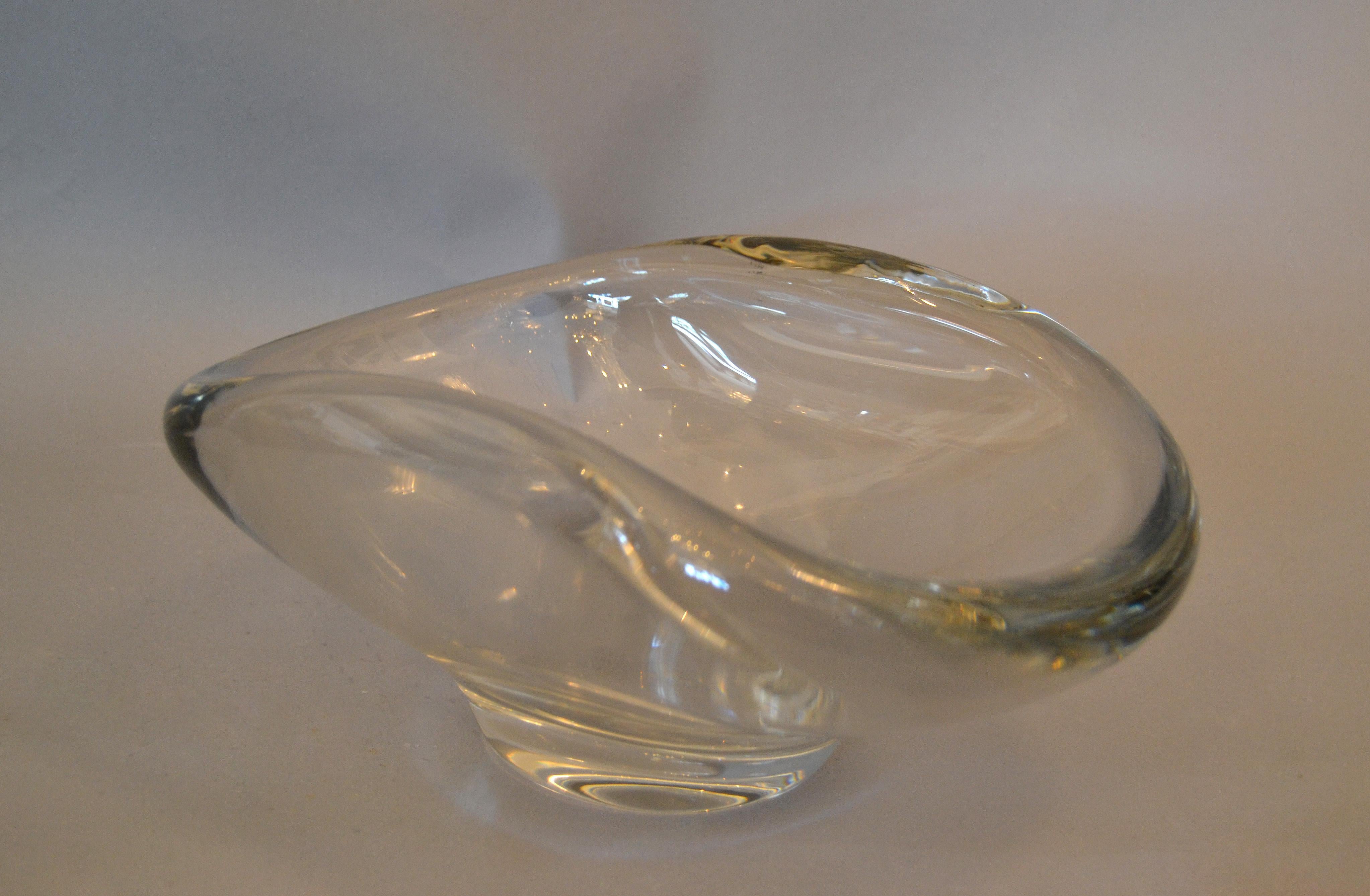 American Vintage Heavy Hand Molded Crystal Glass Clear Art Glass Bowl Fostoria For Sale 2