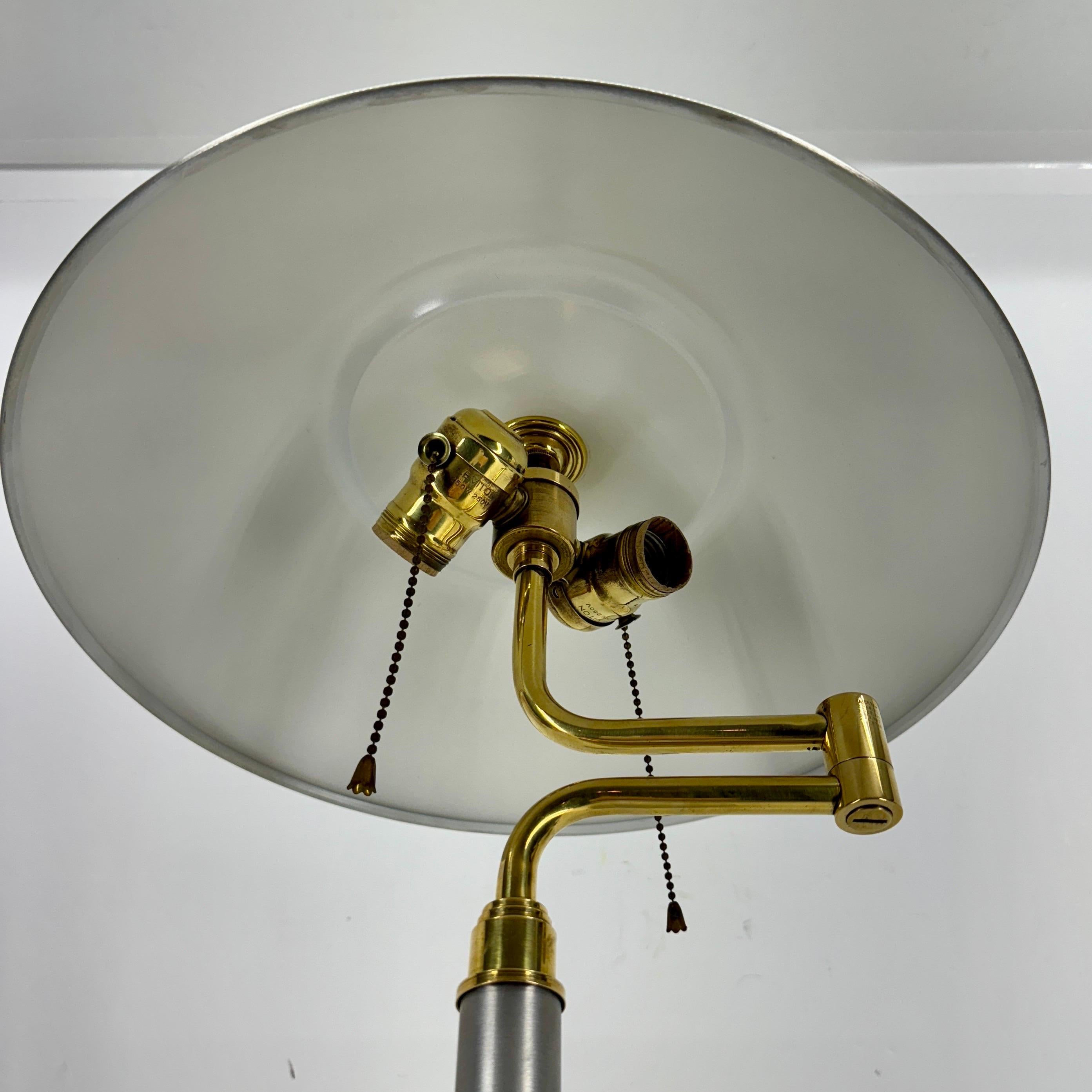 American Vintage Mid-Century Modern Desk Lamp in Aluminum and Brass  For Sale 6